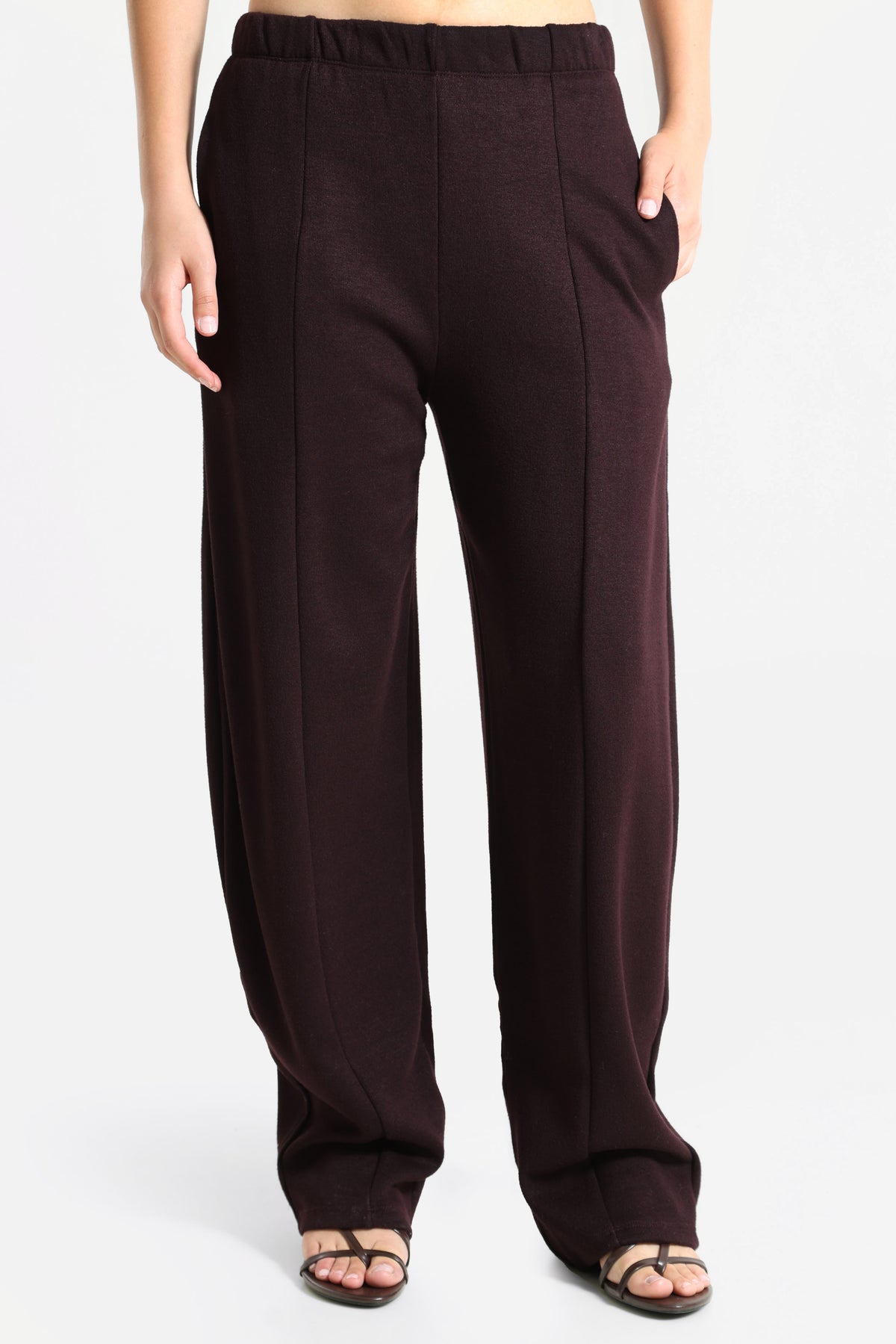 Barrel Fit Stoffhose - Dunkelbraun