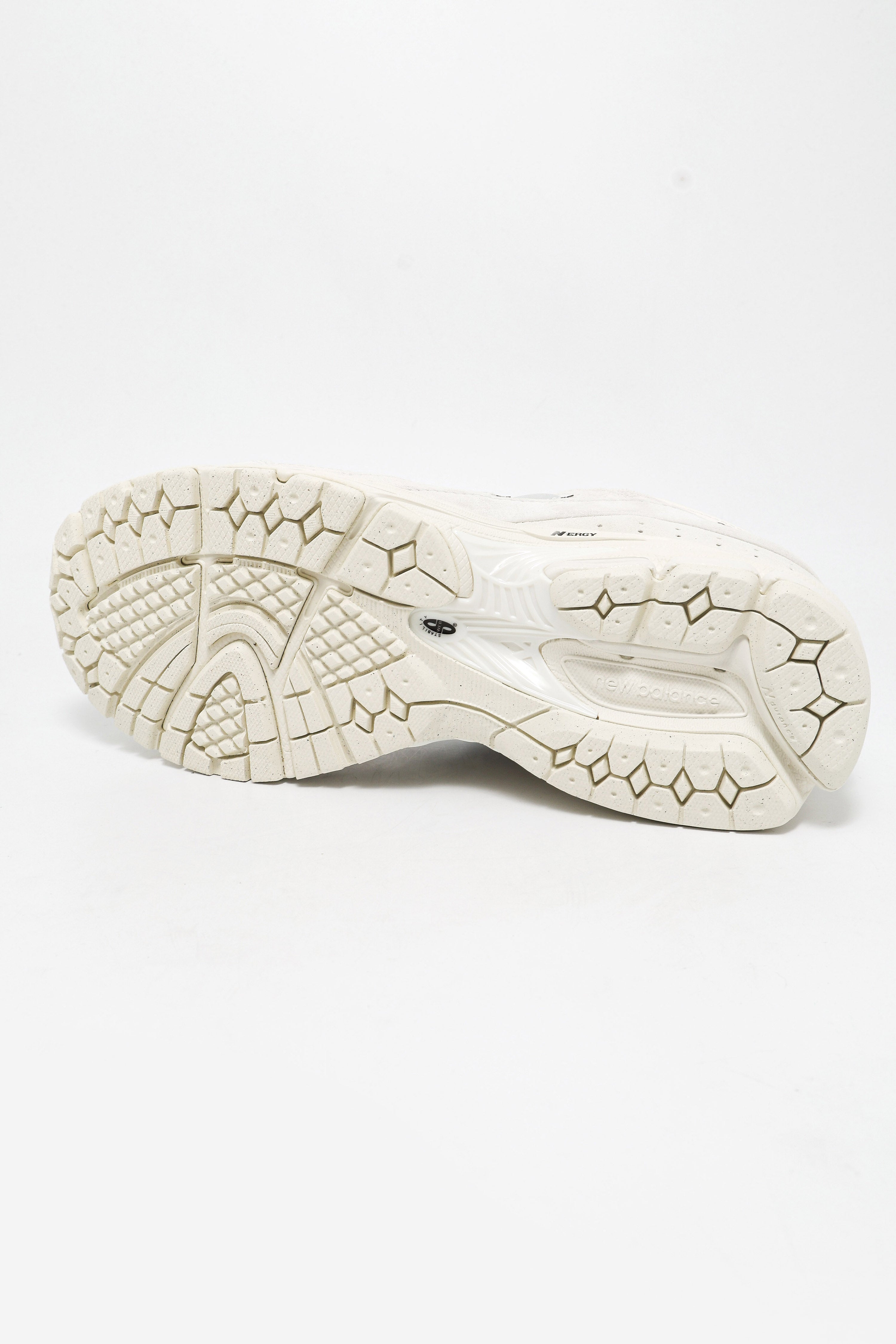 U 2002R Elevated Essentials sneakers - Sea Salt + Silver Metallic