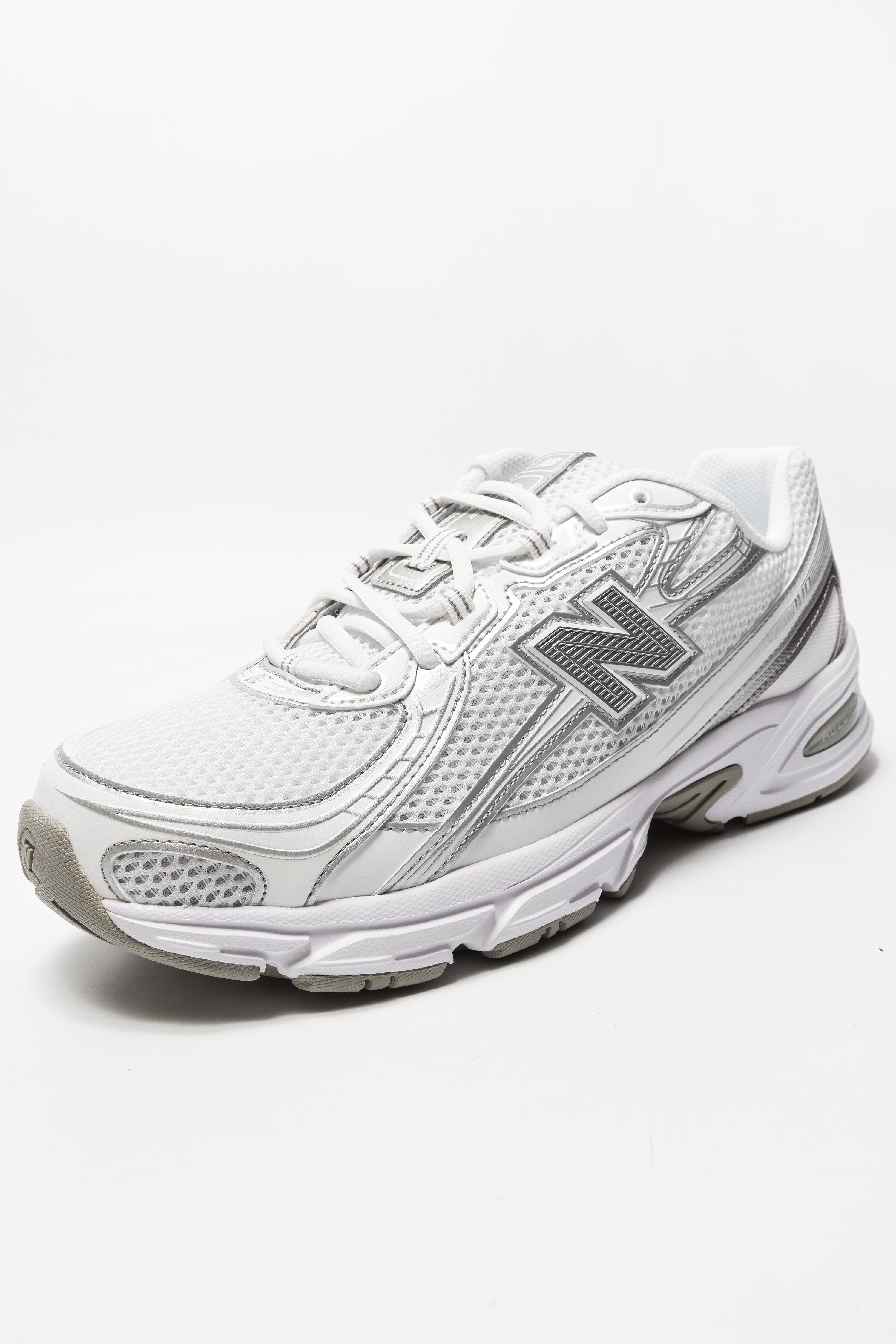 U 740 Core Sneaker