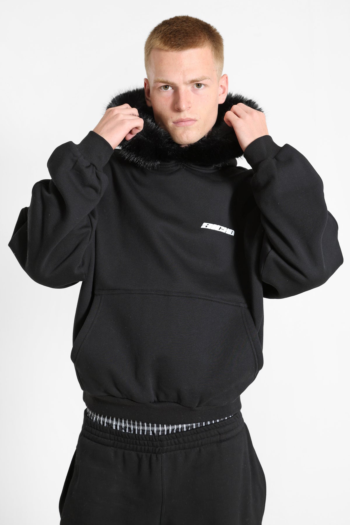 Kapuzensweatshirt - Schwarz + Weiss