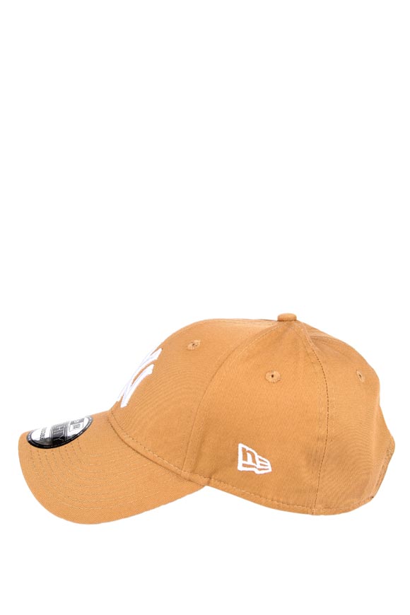 9Forty Cap / Strapback - Hellbraun + Weiss