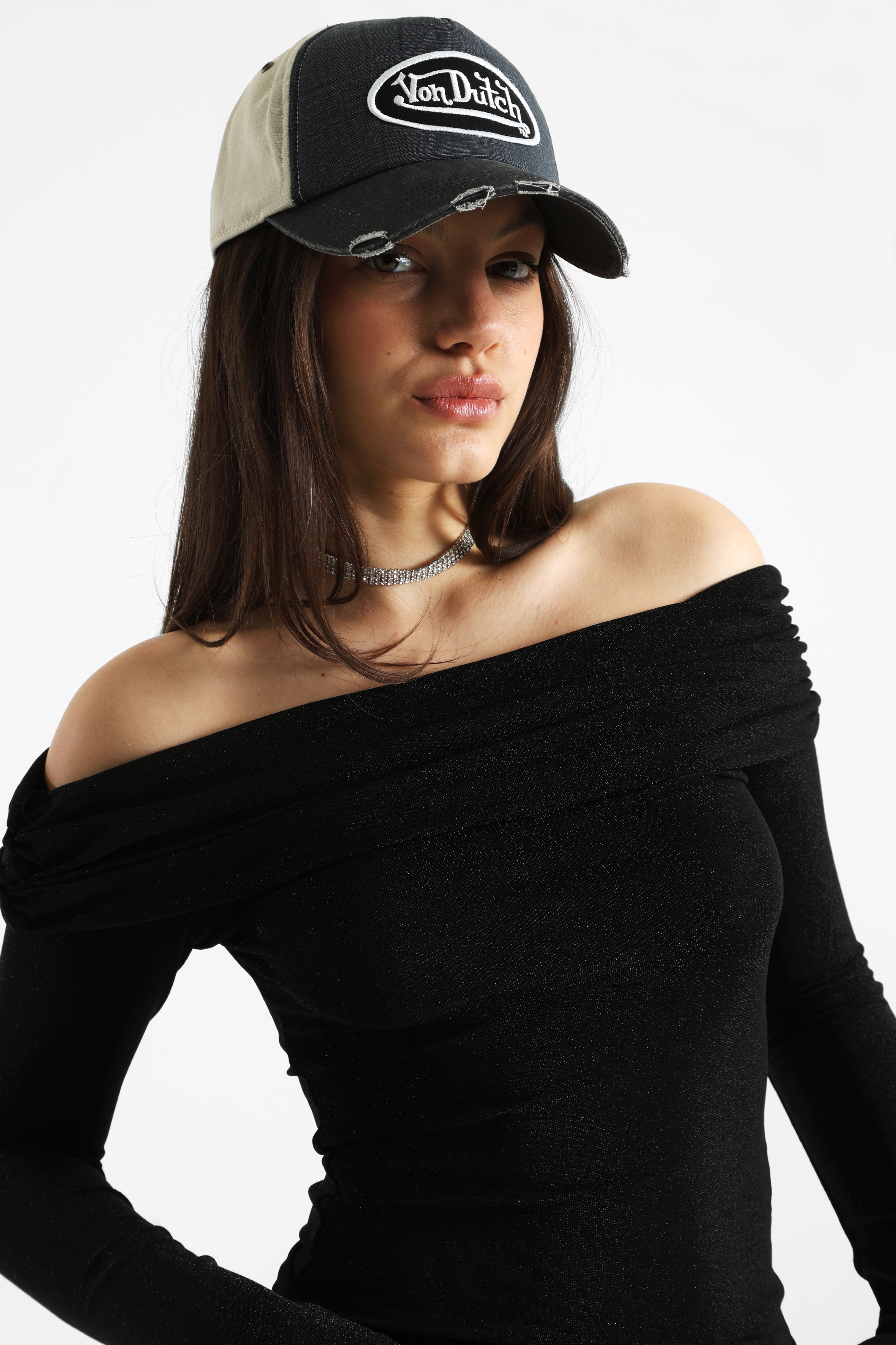 Off-shoulder glitter long-sleeved shirt - black