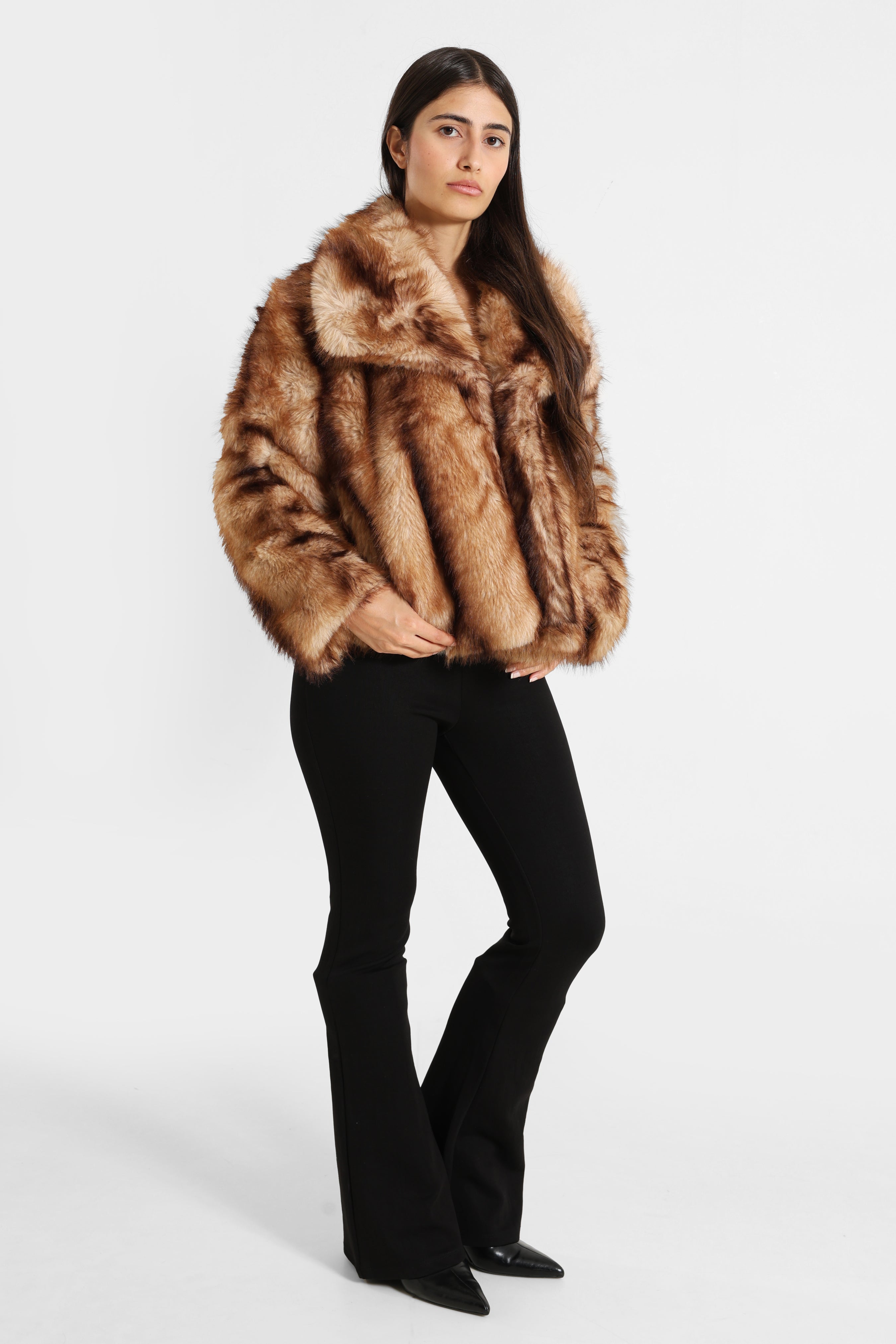 Short coat in synthetic fur - Beige + Brown