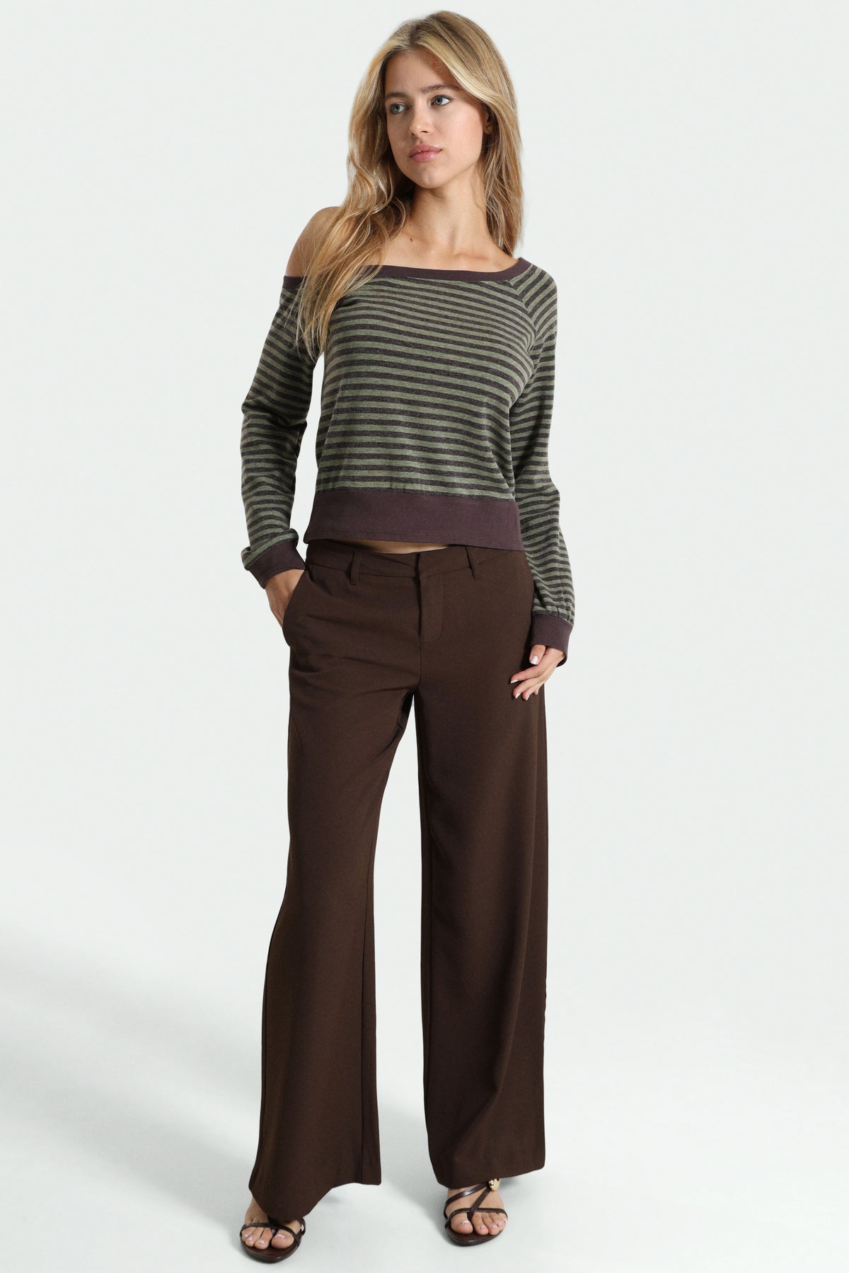 Off Shoulder Langarmshirt - Olive + Braun