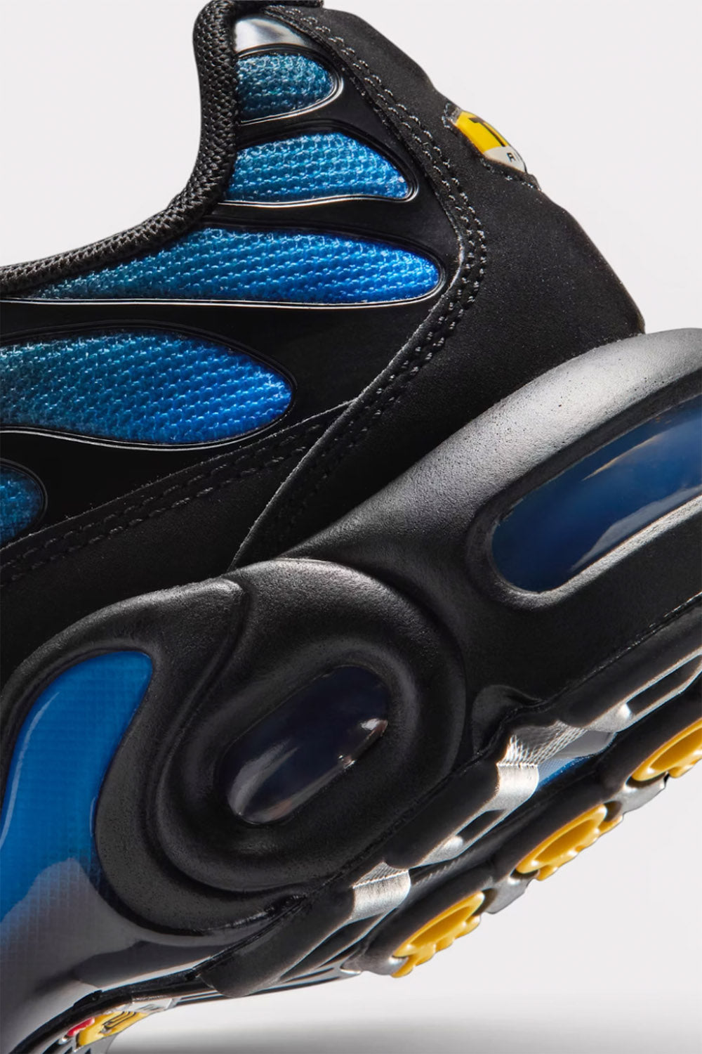 Air Max Plus Sneaker - Black + Blue Crystal