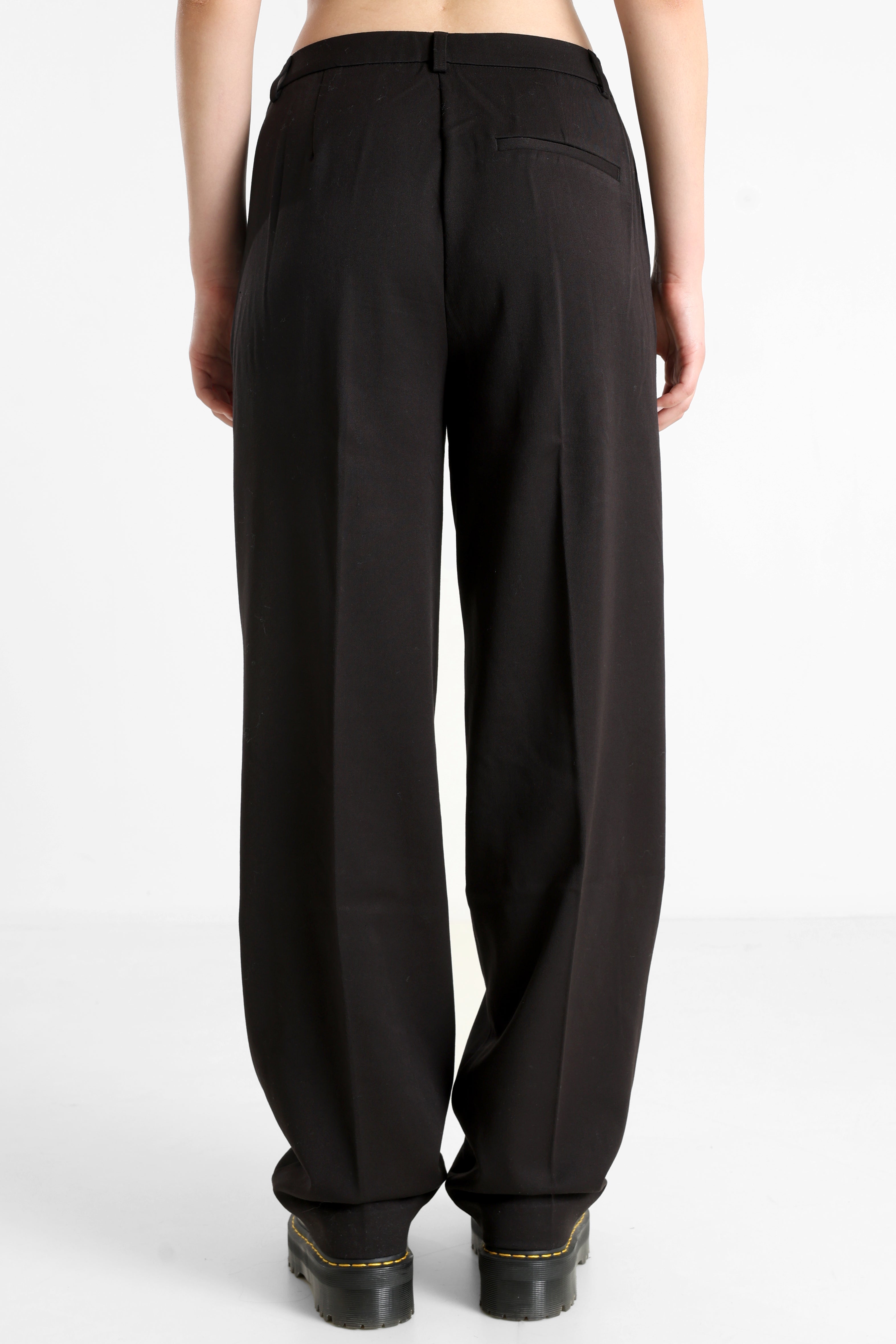 ONLSULAJMA Fabric pants L32 - Black