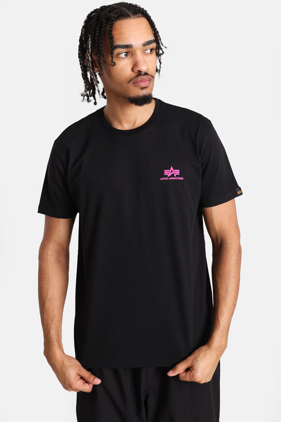 T-Shirt - Black  + Magenta