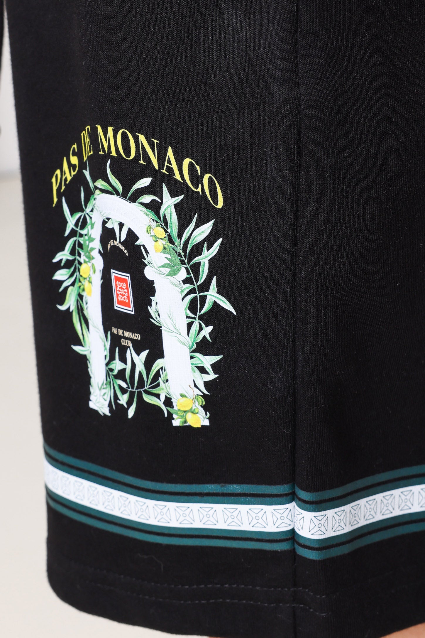 Loreza Sweatshorts - Black