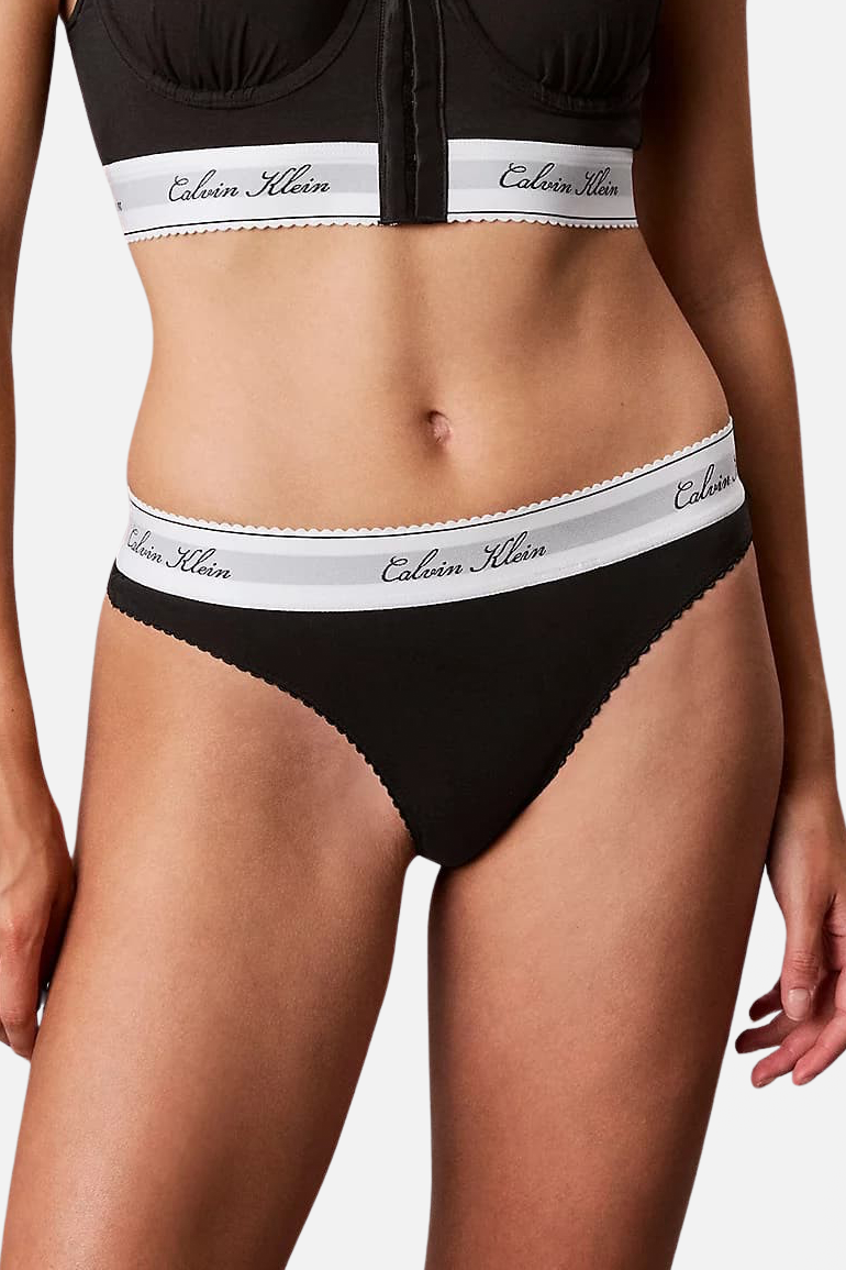 String - Black