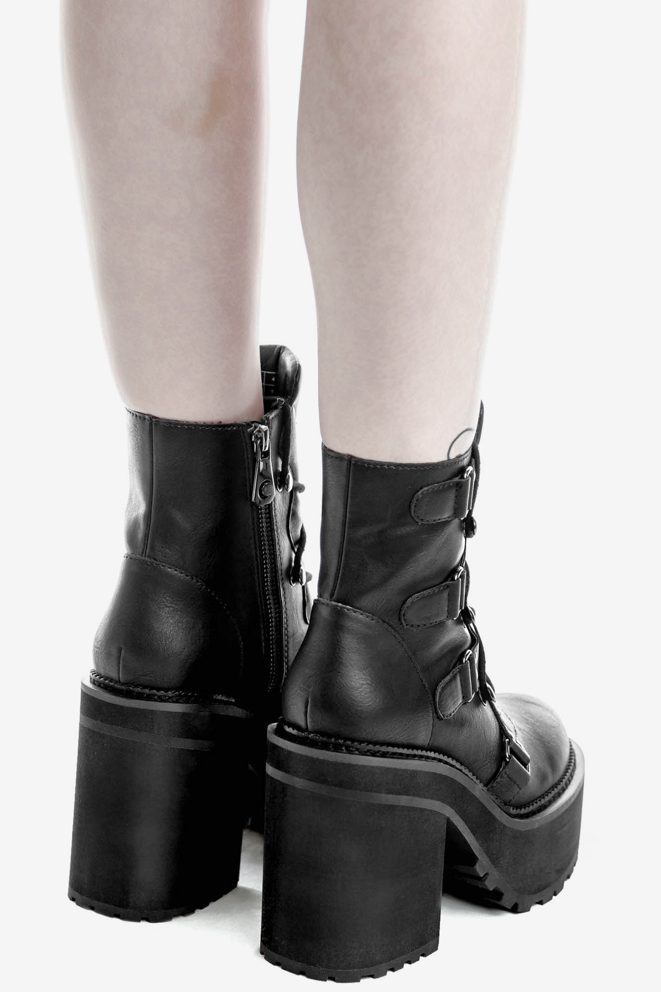 Platform winter ankle boot - black