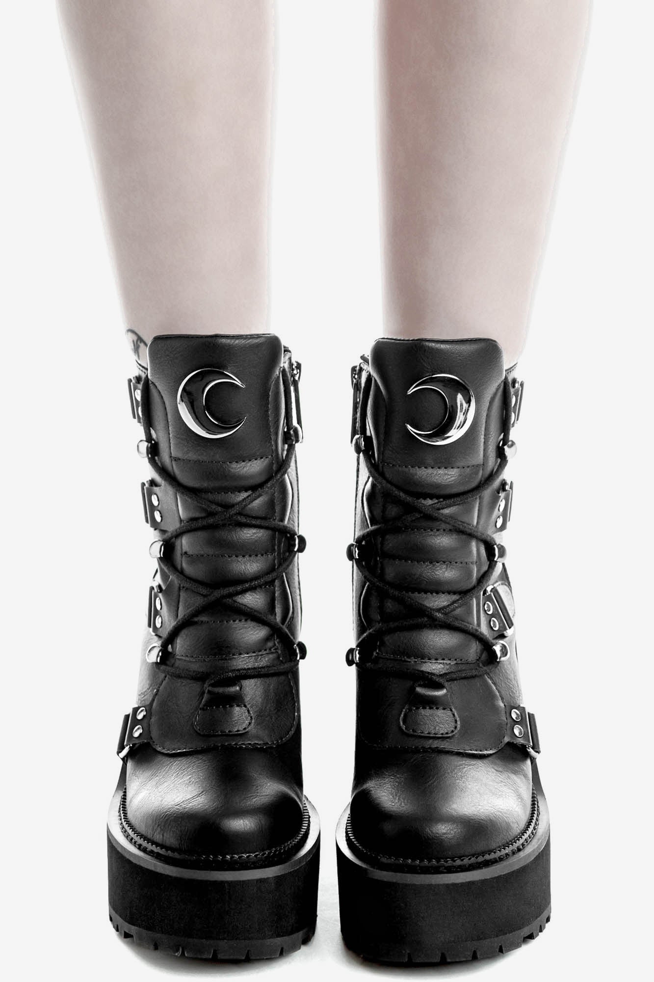 Platform winter ankle boot - black