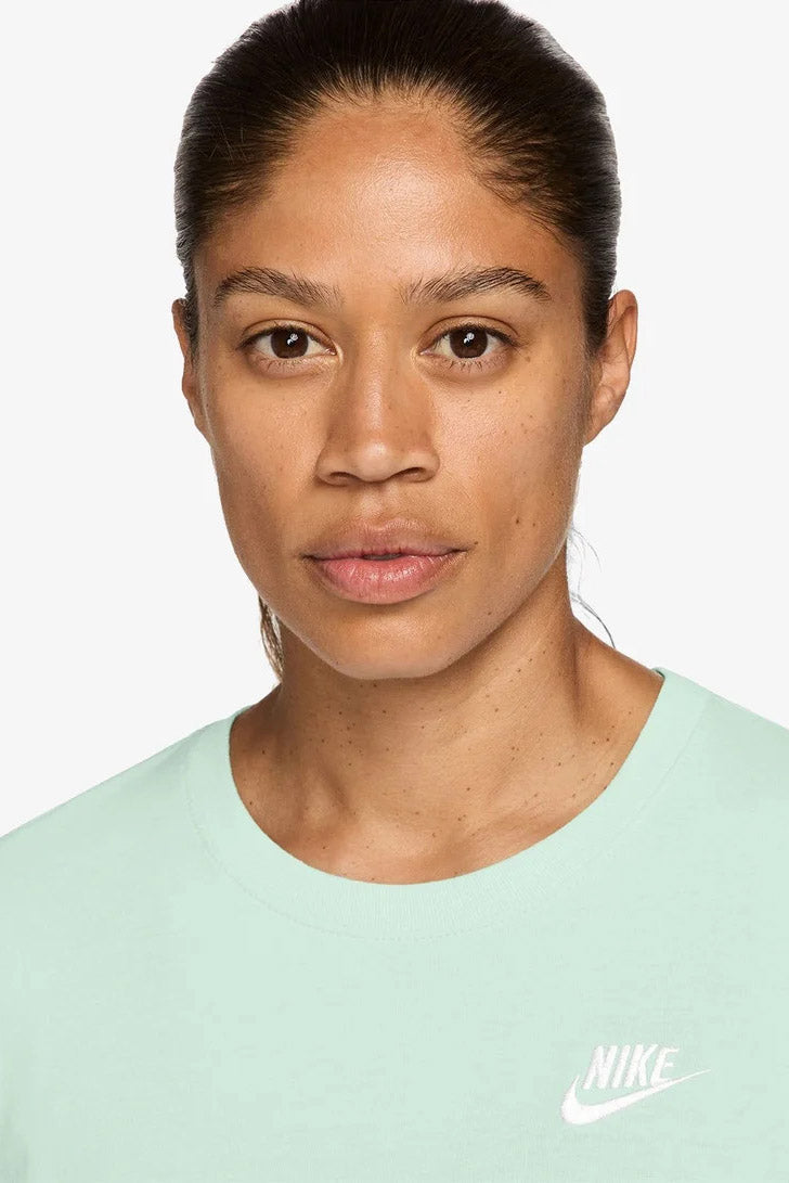 Sportswear Club Essentials t-shirt - Barley Green