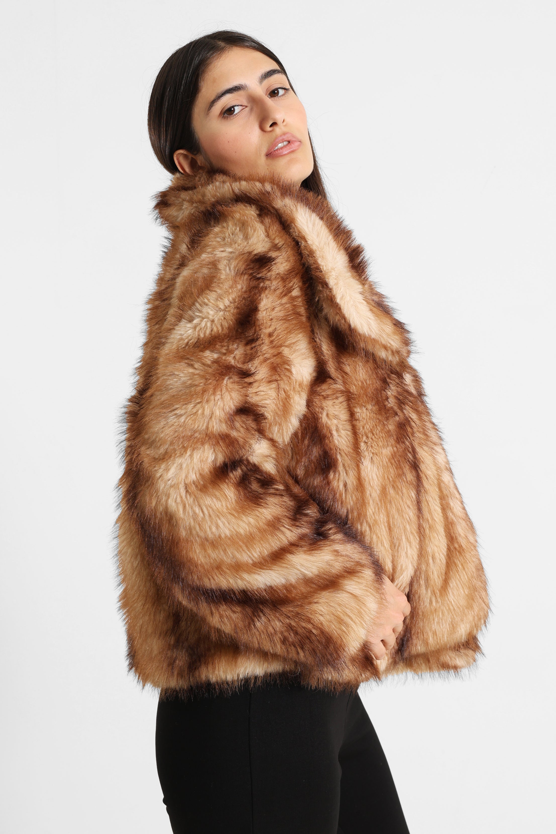 Short coat in synthetic fur - Beige + Brown