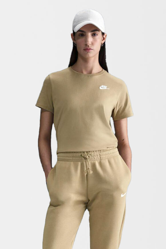 Sportswear Club Essentials T-Shirt - Beige