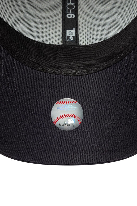 Homefield Trucker Cap / Scratchback - Navy