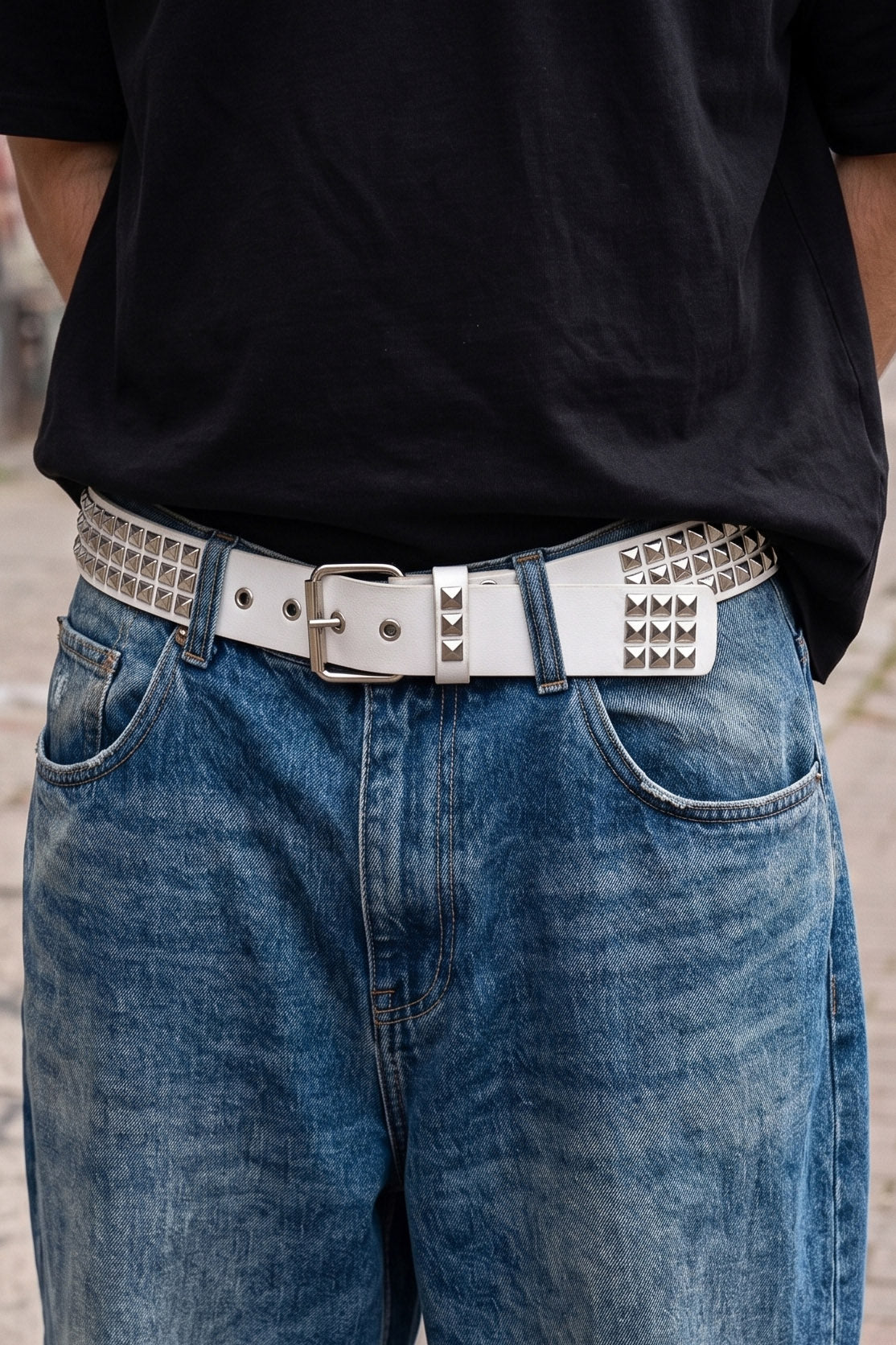 Gürtel mit Nieten - White + Silver