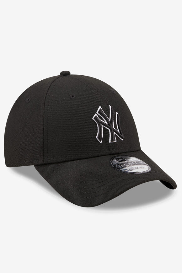 9Forty Cap / Strapback - Black + White