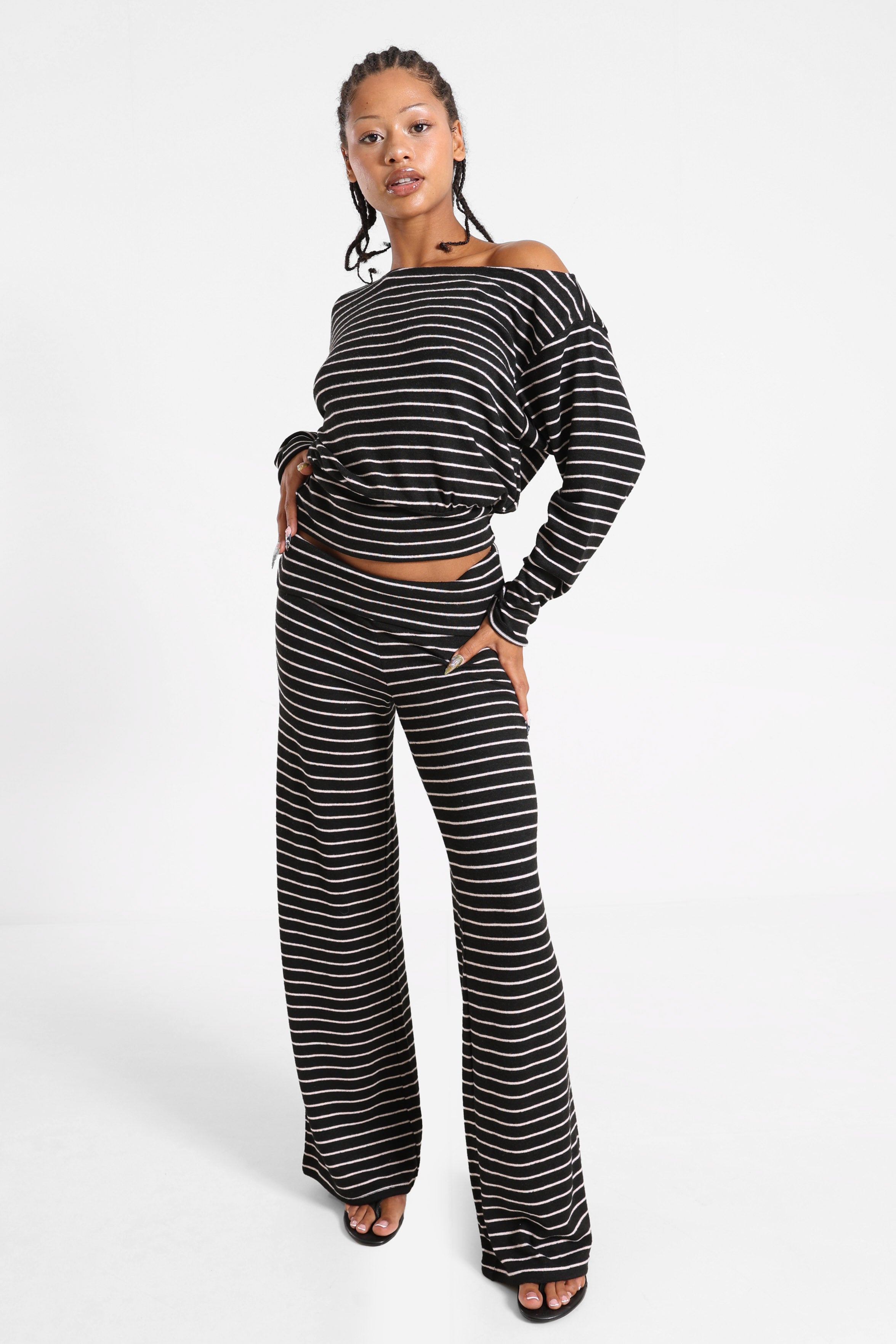 Off Shoulder Strickpullover - Schwarz + Rosa