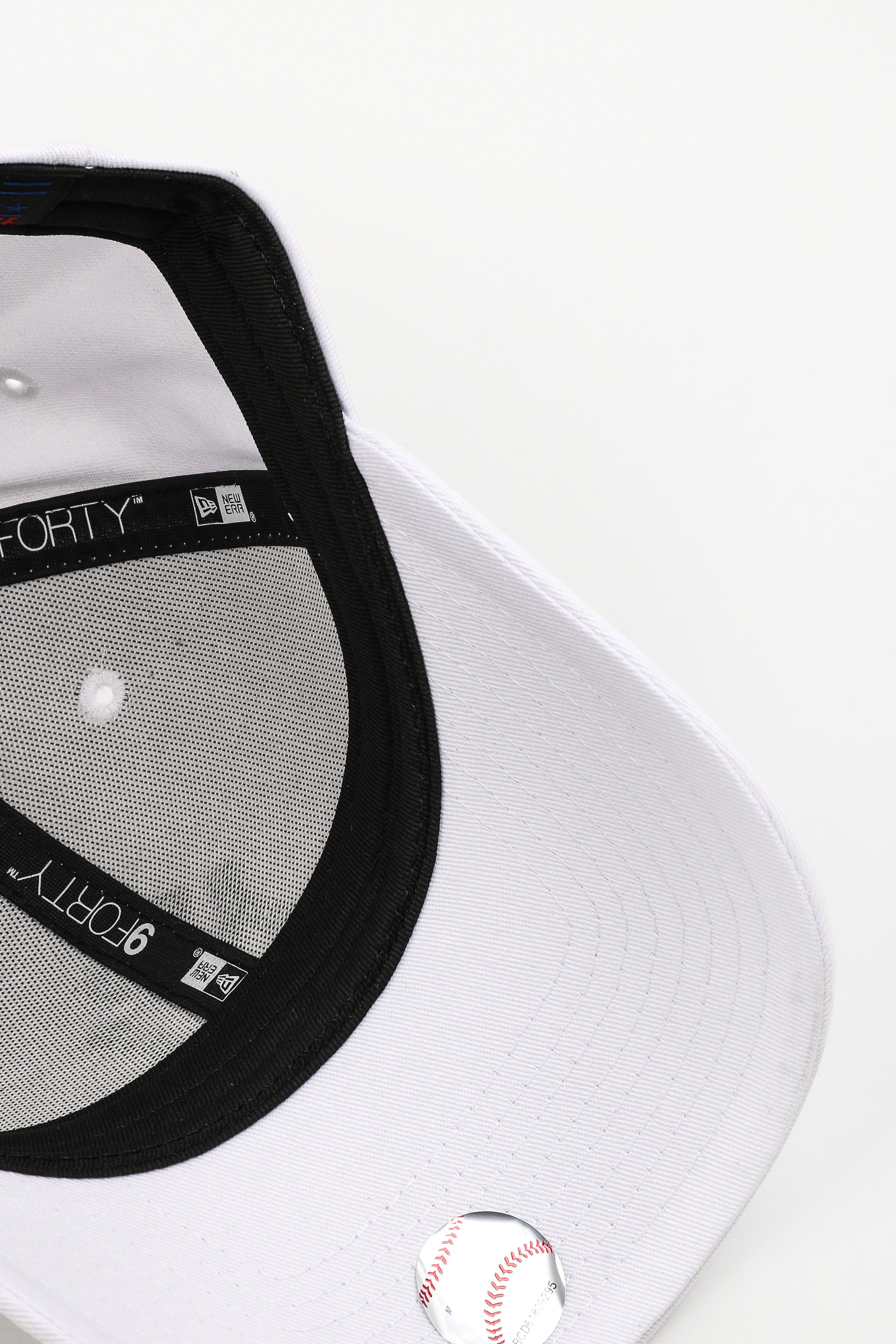 9Forty Cap / Strapback - Weiss + Schwarz