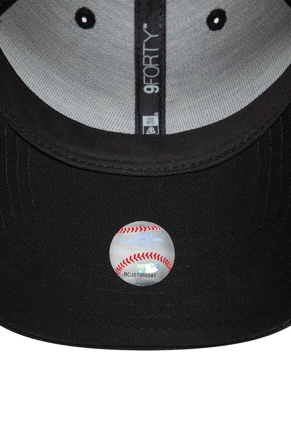 9Forty Cap / Strapback - Black + Stone