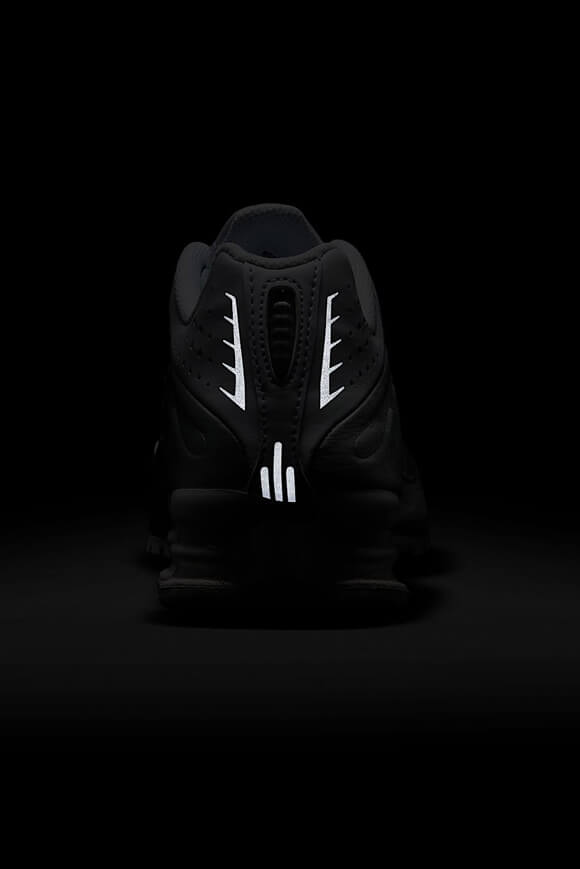 Shox R4 Sneaker - White + Metallic Silver