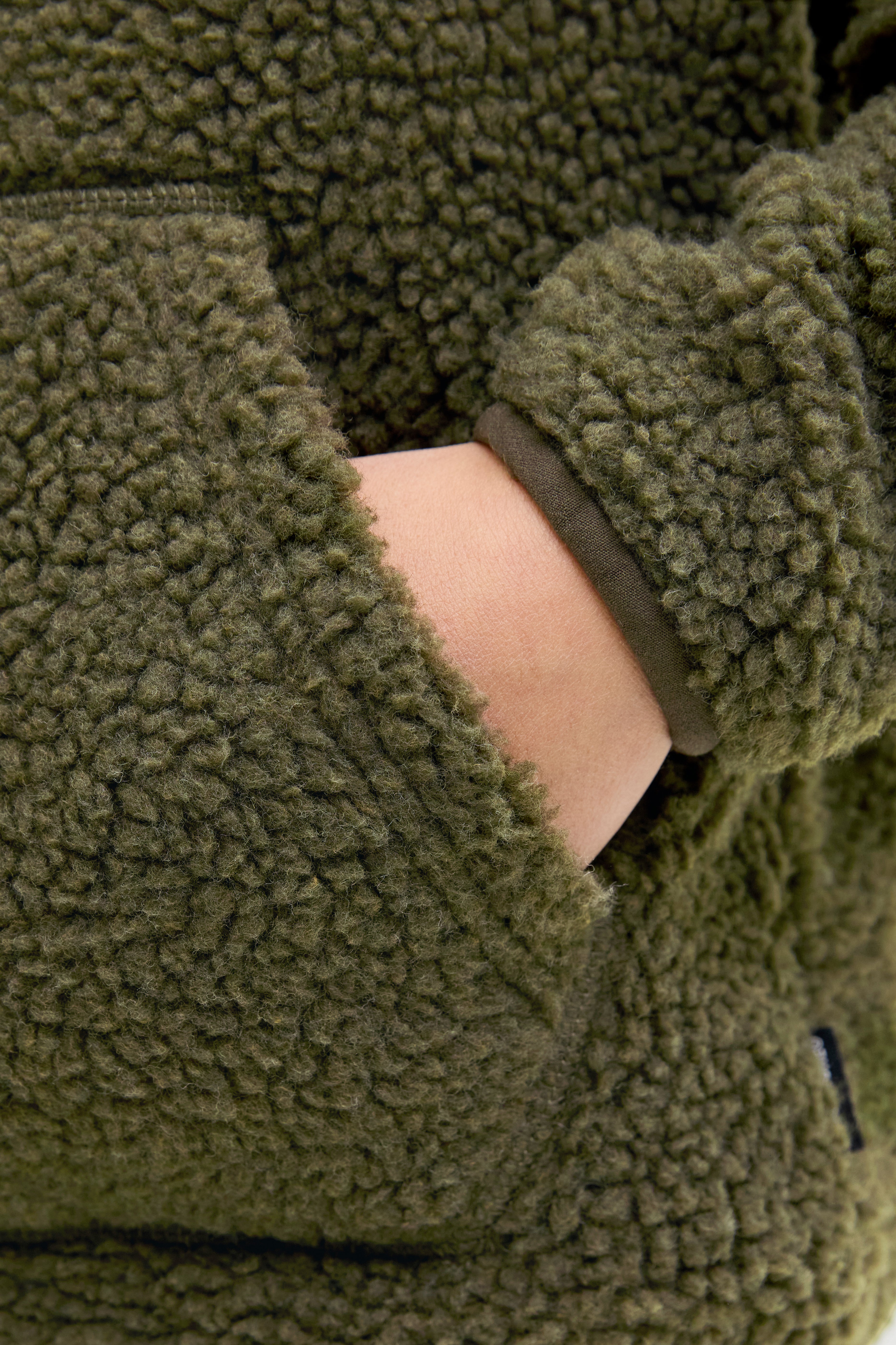 JCOFLARE Teddy Kapuzensweater - Grape Leaf