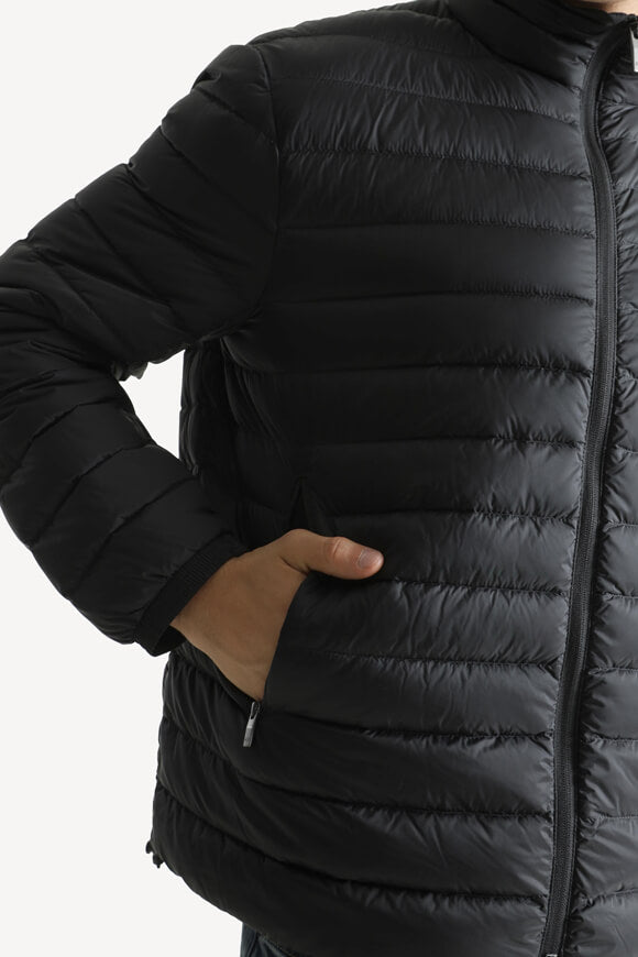 Leichte gesteppte Daunenjacke - Black