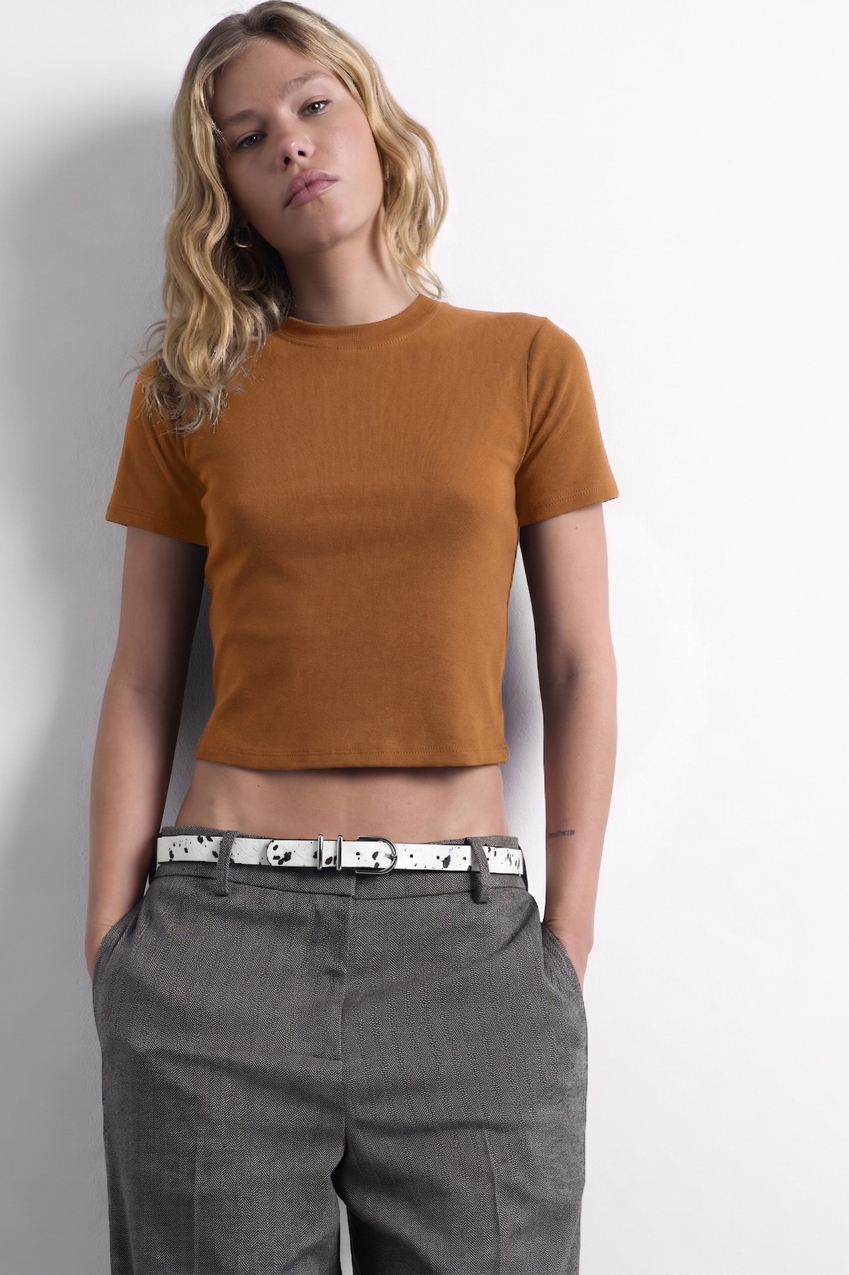TSEVERYDAY Crop T-Shirt - Chocolate Brown