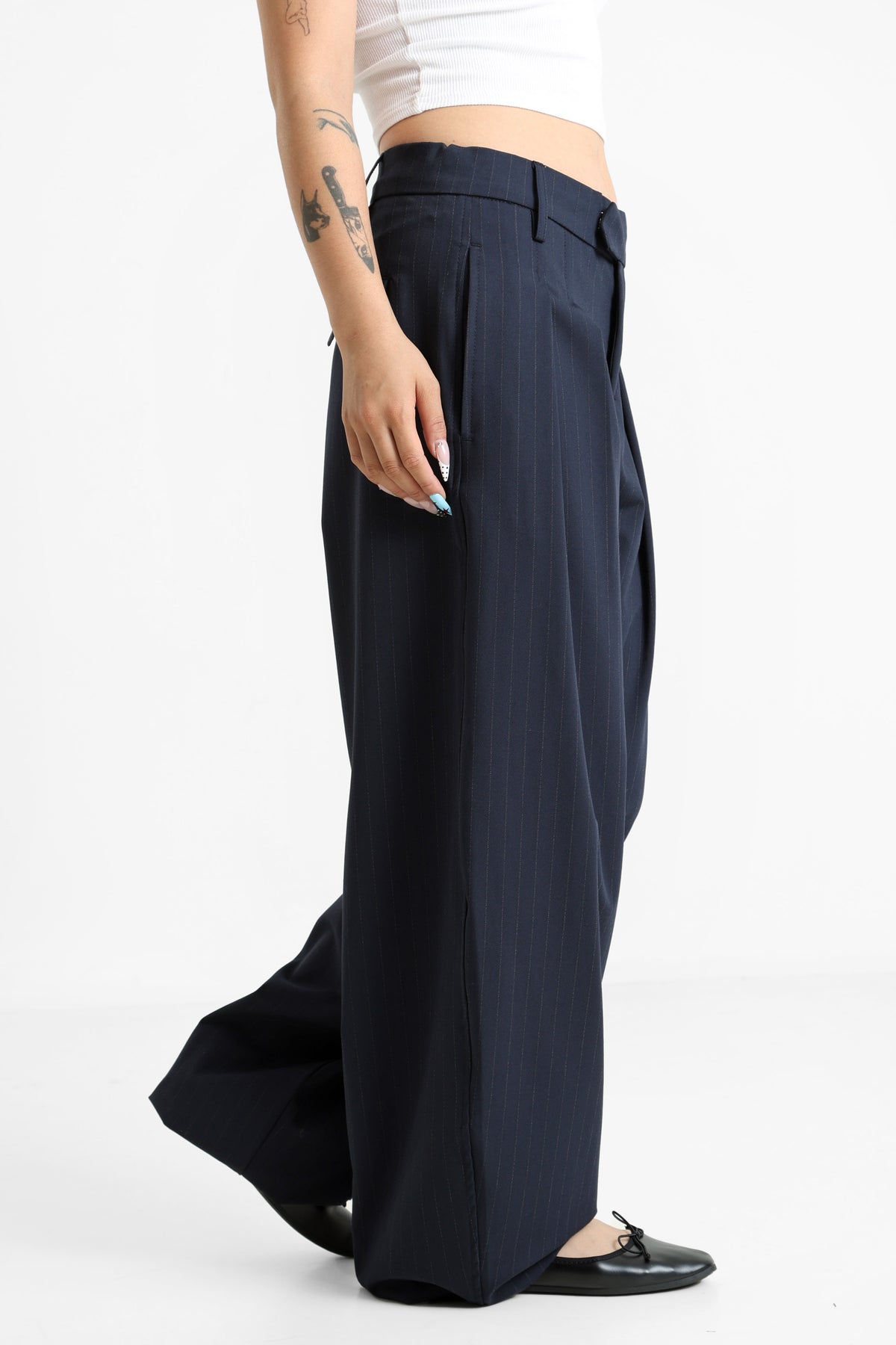 Pantalon barrel fit en tissu - Bleu marine + Blanc
