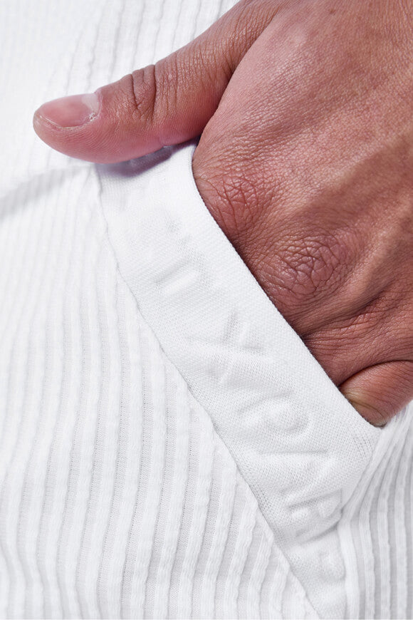 Shorts mit Strukturstoff - White