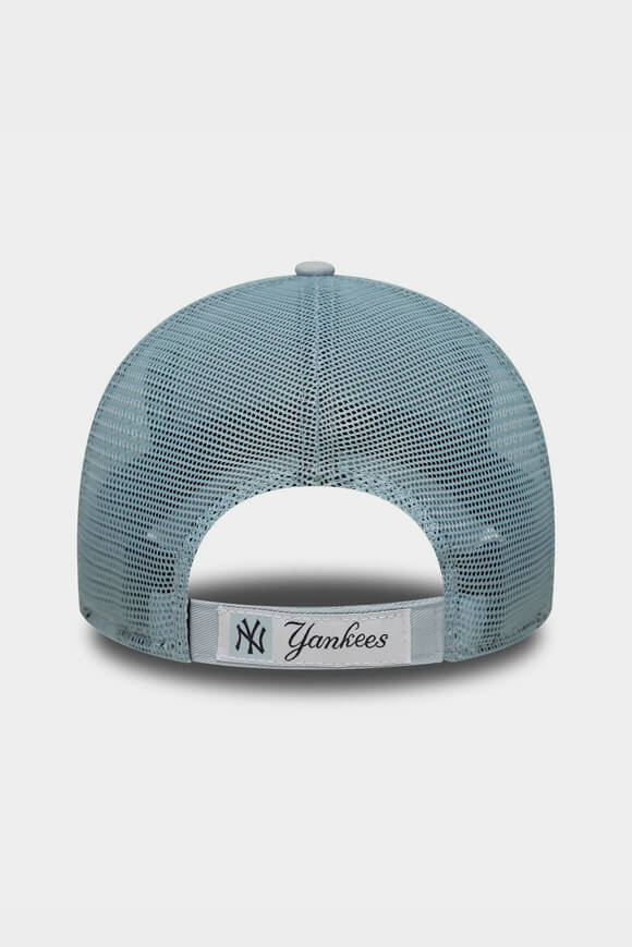 Homefield Trucker Cap / Scratchback - Light Blue