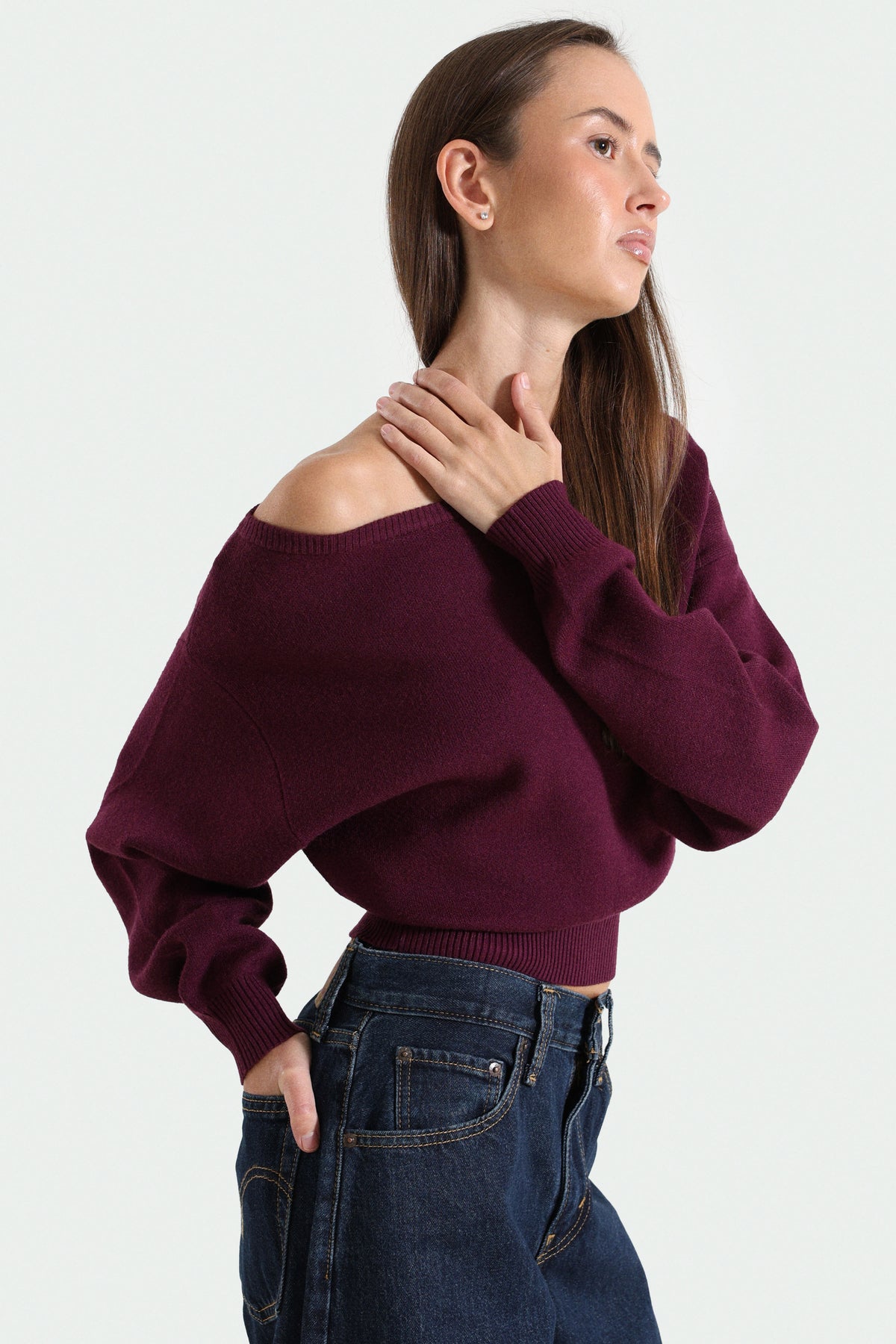 Off-shoulder knitted sweater - Aubergine