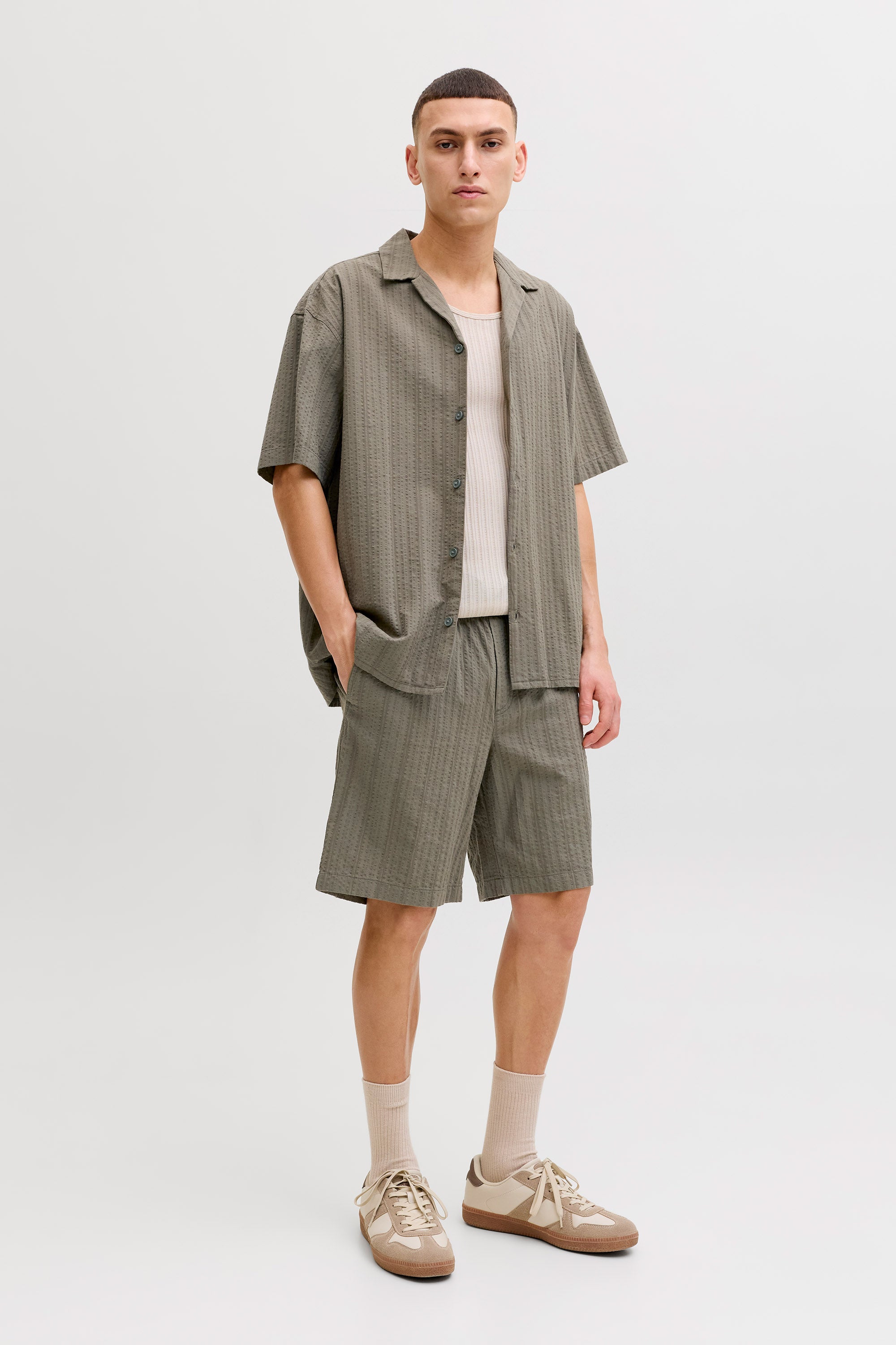 JPSTJAIDEN Strukturierte Shorts - Vetiver