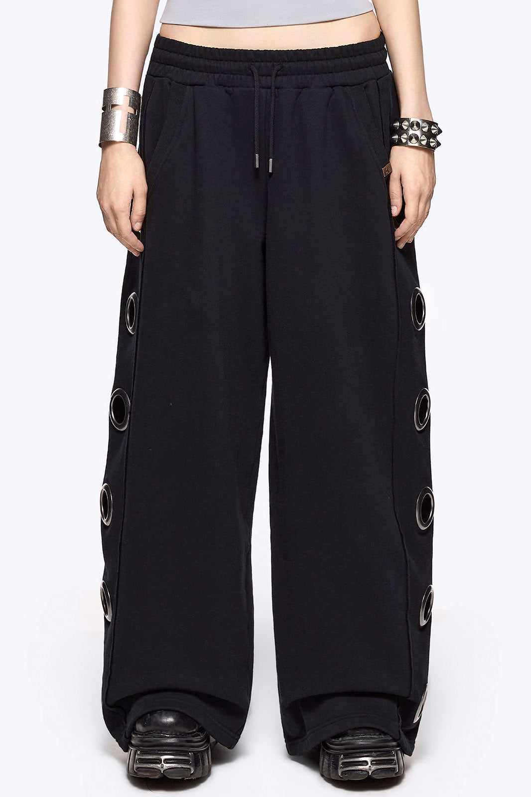 Hexa Sweathose - Black