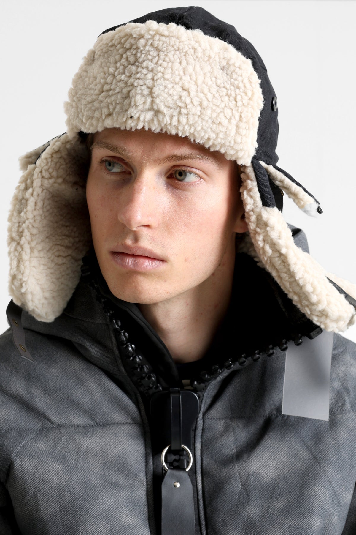 Trapper Beanie - Black + Light Beige