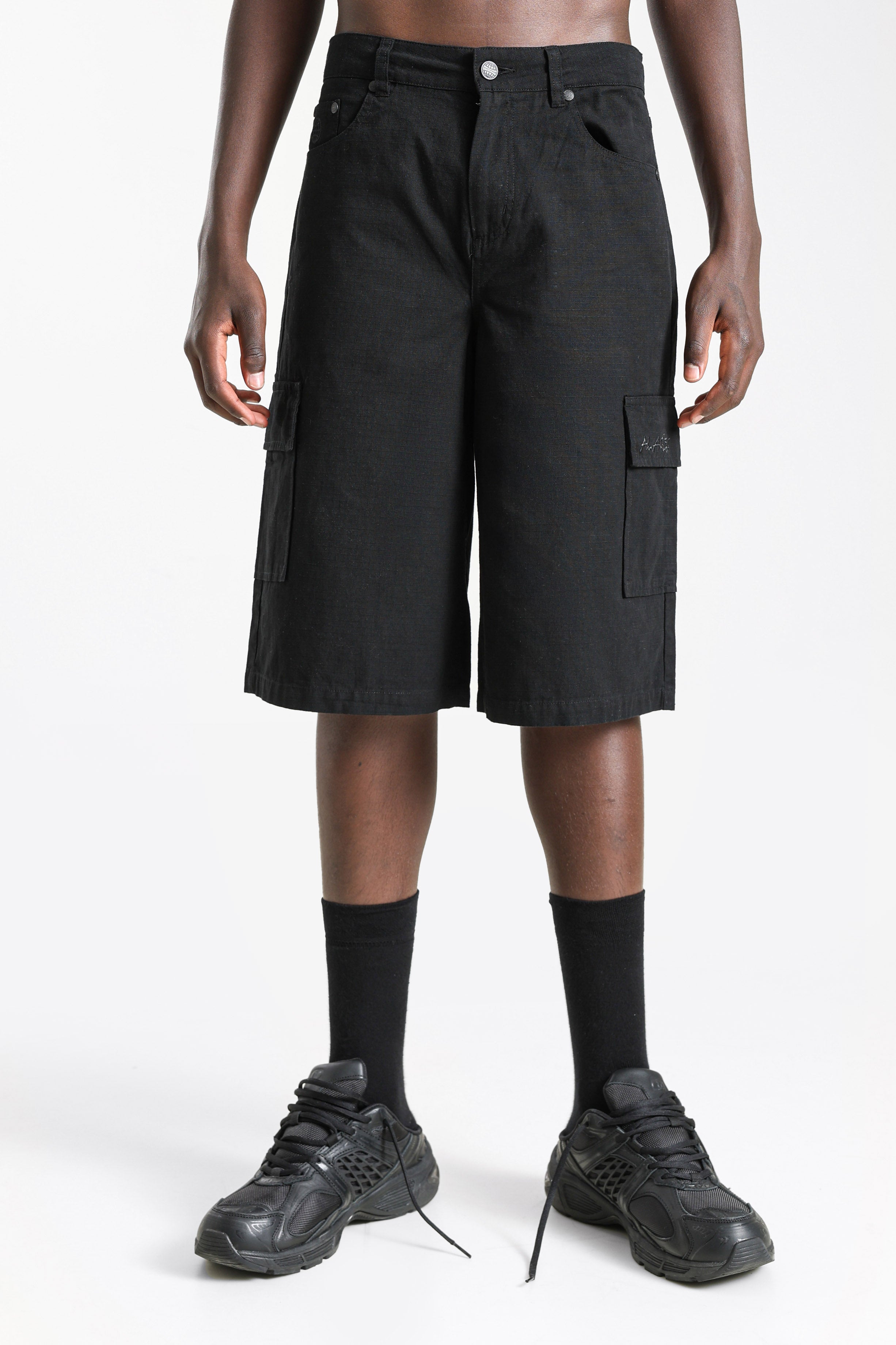 Cargo Bermuda shorts in fabric - Black