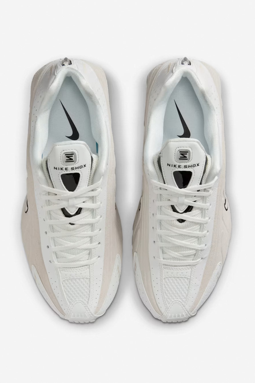 Shox R4 Sneaker - Summit White + Black