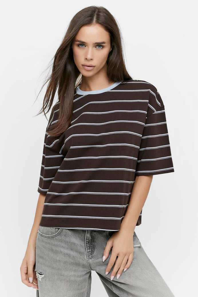 Loose-fitting T-shirt - Dark Brown + Light Blue + White