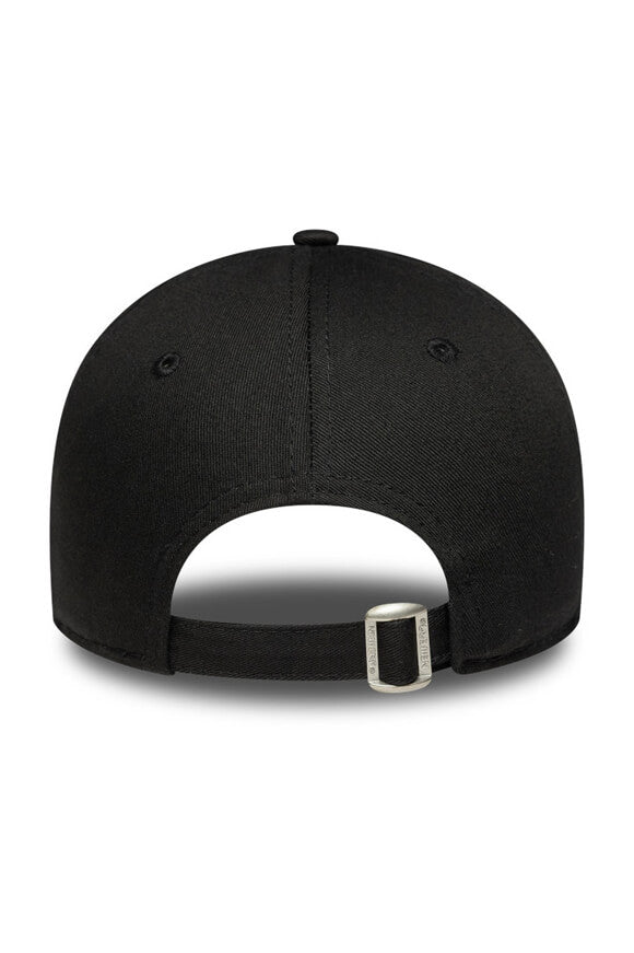 9Forty Cap / Strapback - Black + White