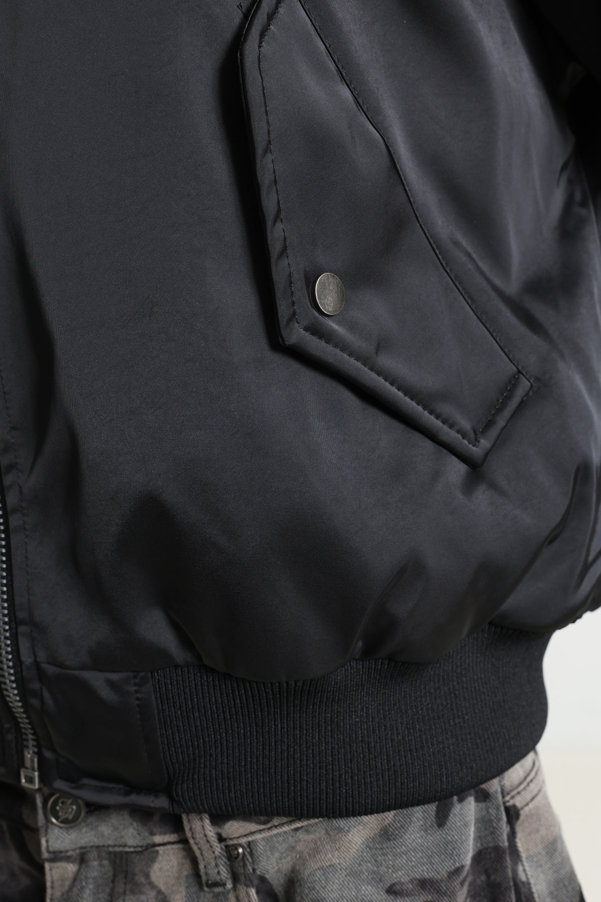 Wattierte Bomberjacke - Black