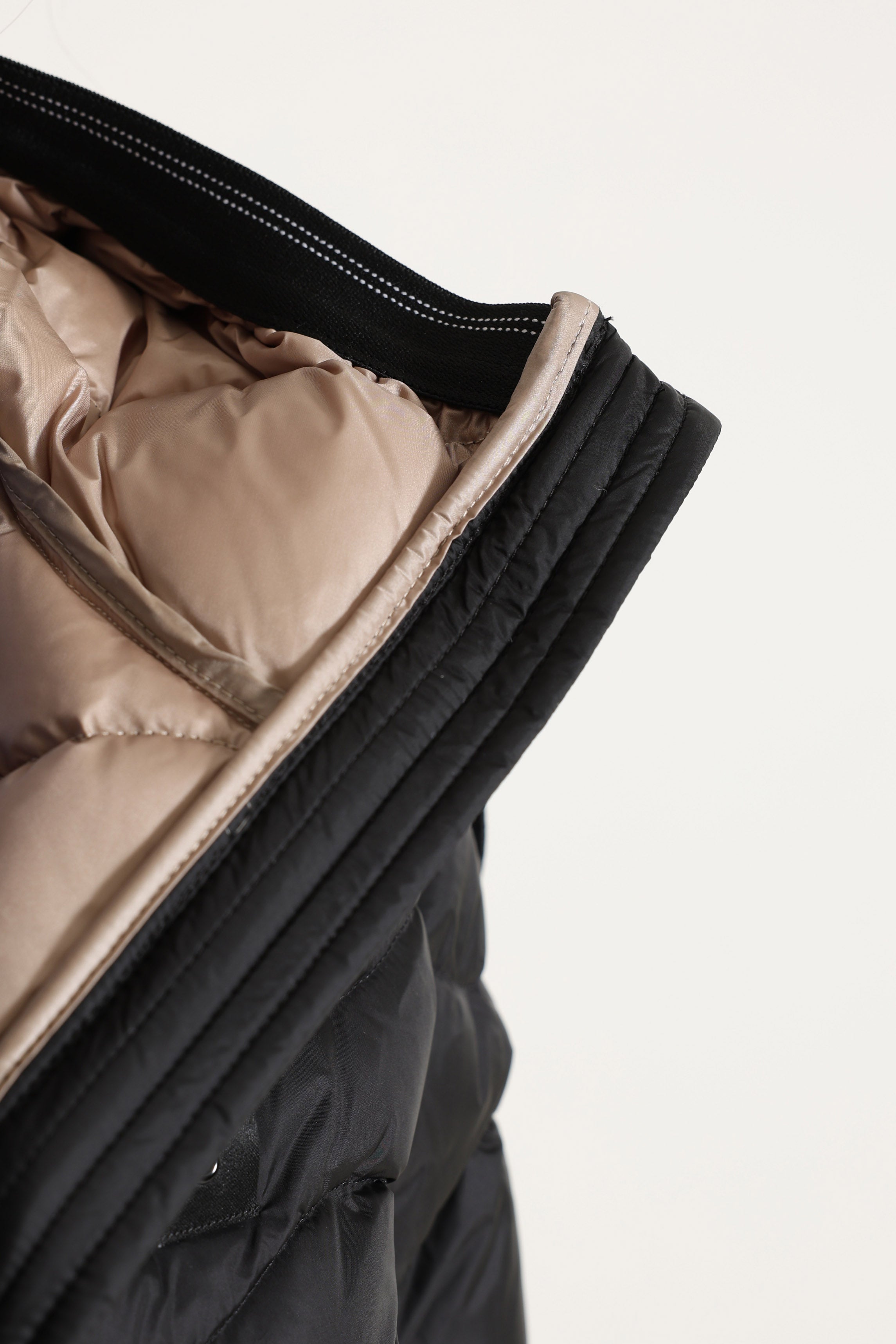 Camelia Gesteppte Daunenjacke - Black