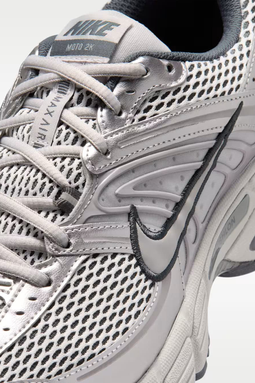 Air Max Moto 2k sneakers - Vast Grey