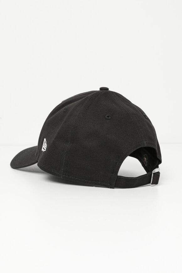 9Forty Cap / Strapback - Black + White