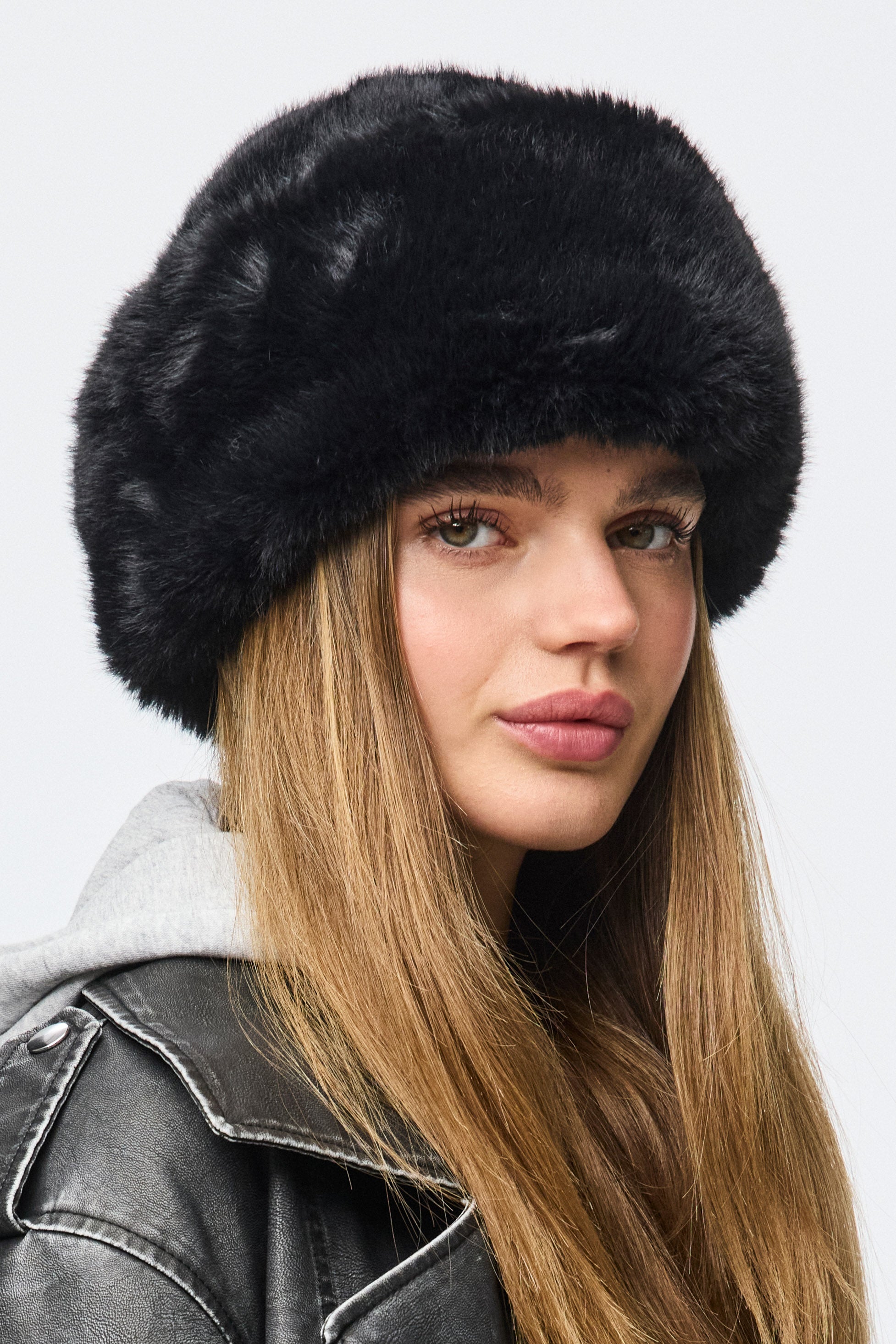 PCJUTLANDIA Chapeau en fausse fourrure - Black