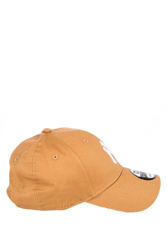 9Forty Cap / Strapback - Hellbraun + Weiss