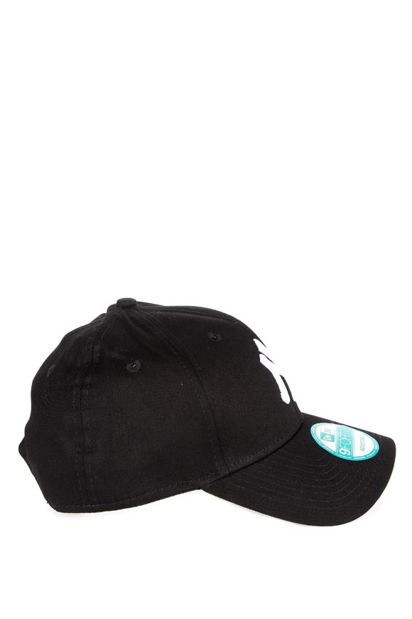 9forty cap / snapback - Black + White