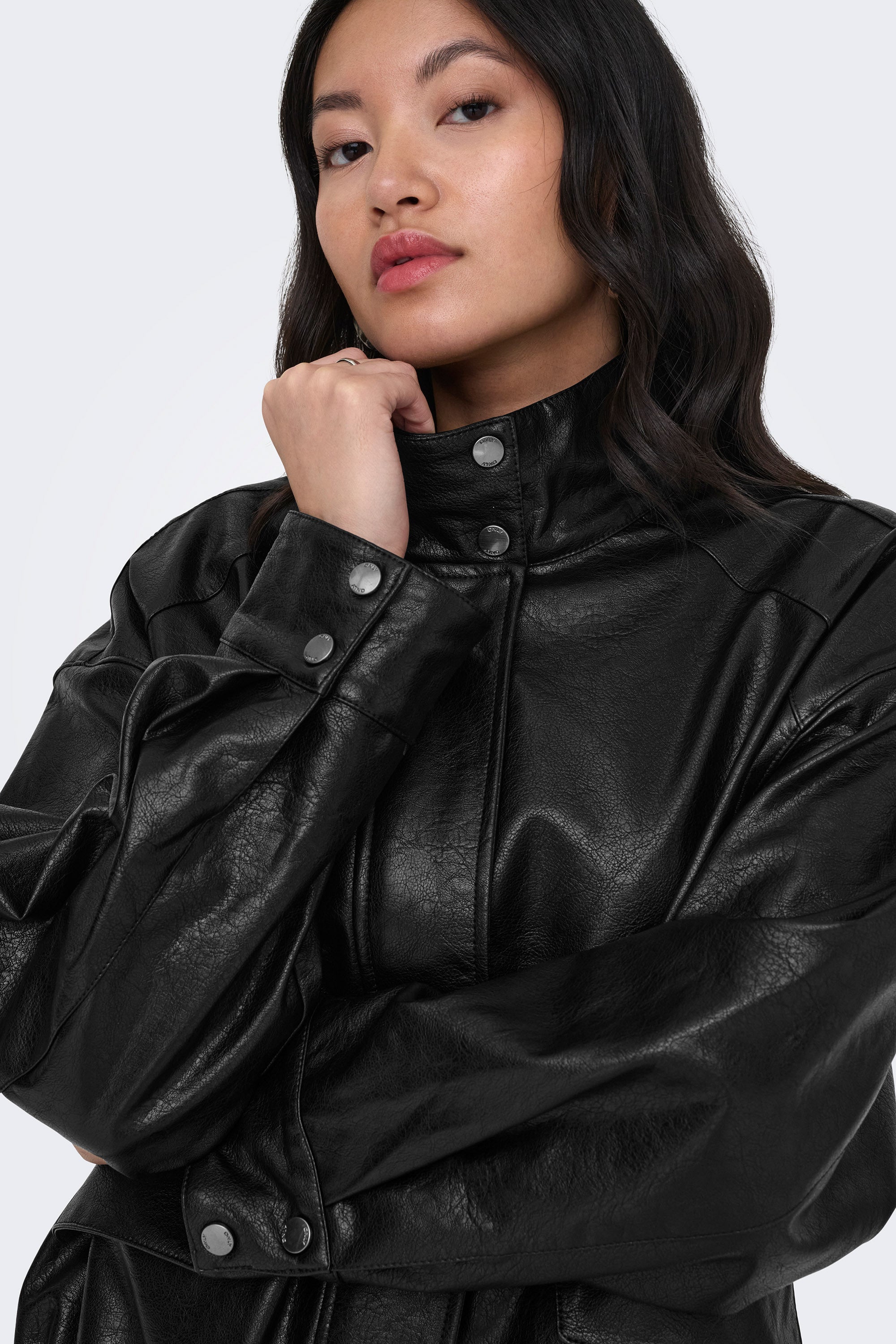 ONLJULIA veste en similicuir - Black
