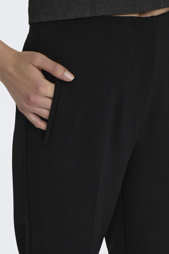 Raven Regular Fit Pants L32 - Black