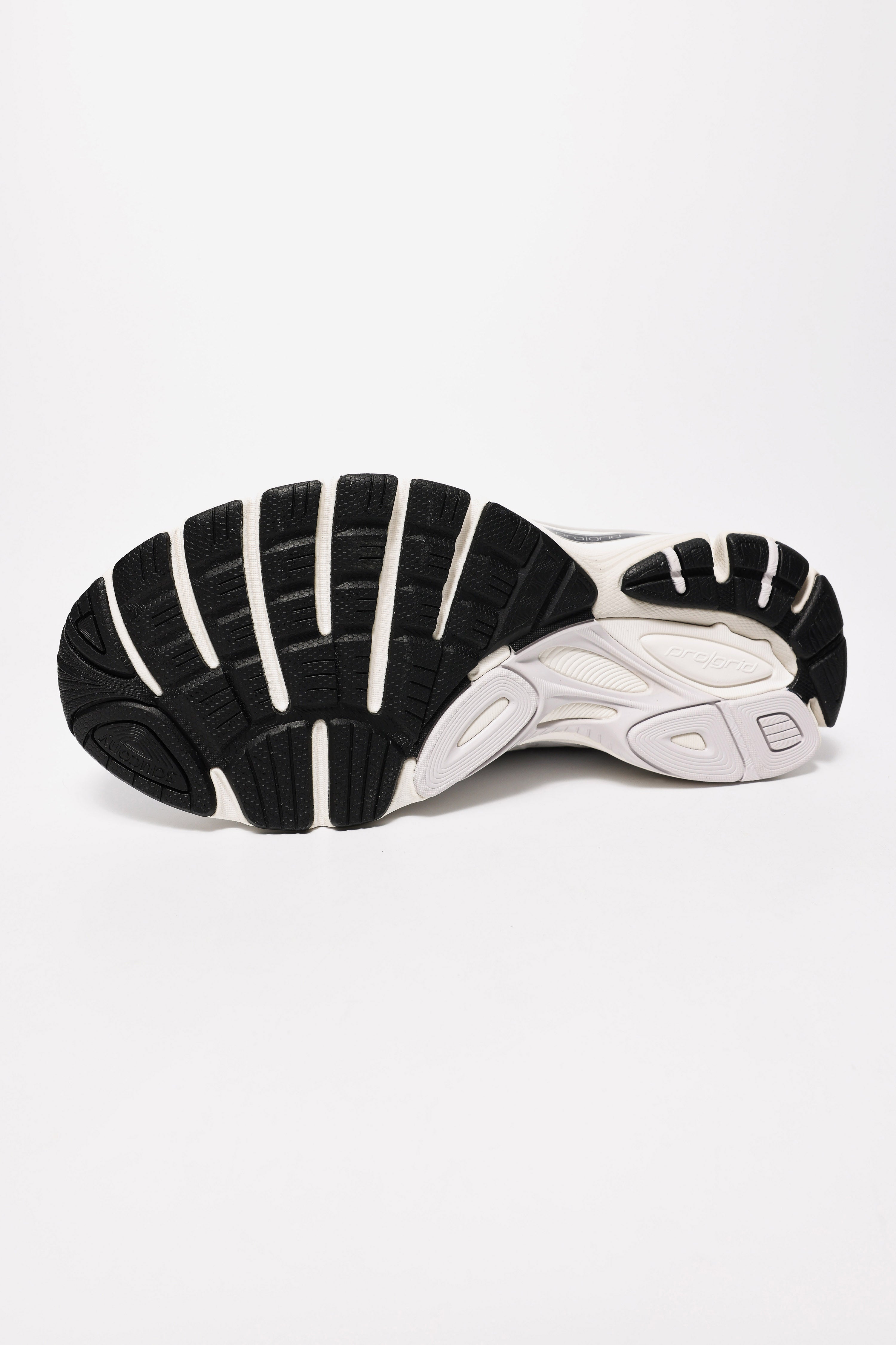 Progrid Guide 7 Sneaker - White +  Black