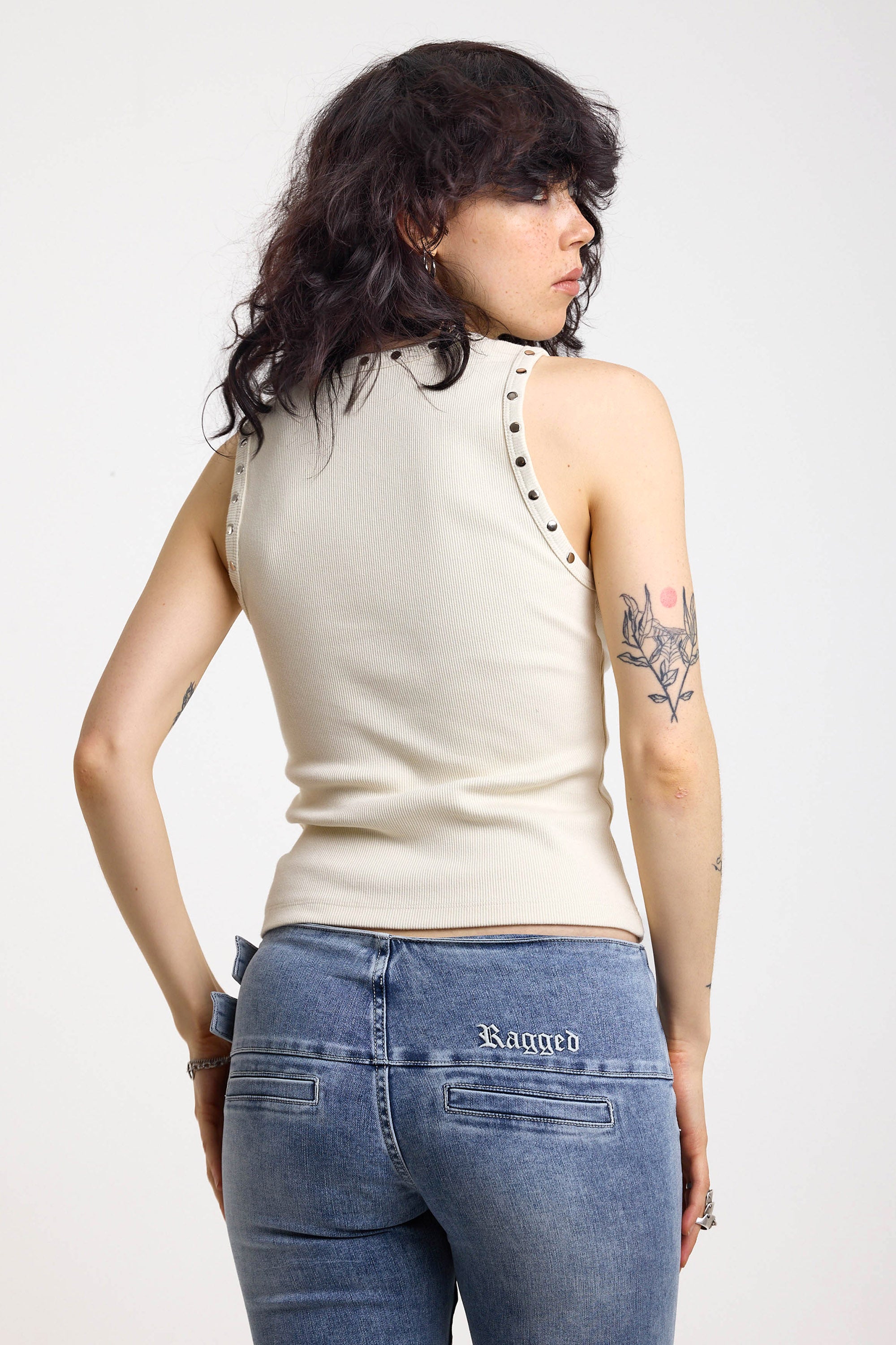 Scatter Piercing Geripptes Tanktop mit Nieten - Light Beige